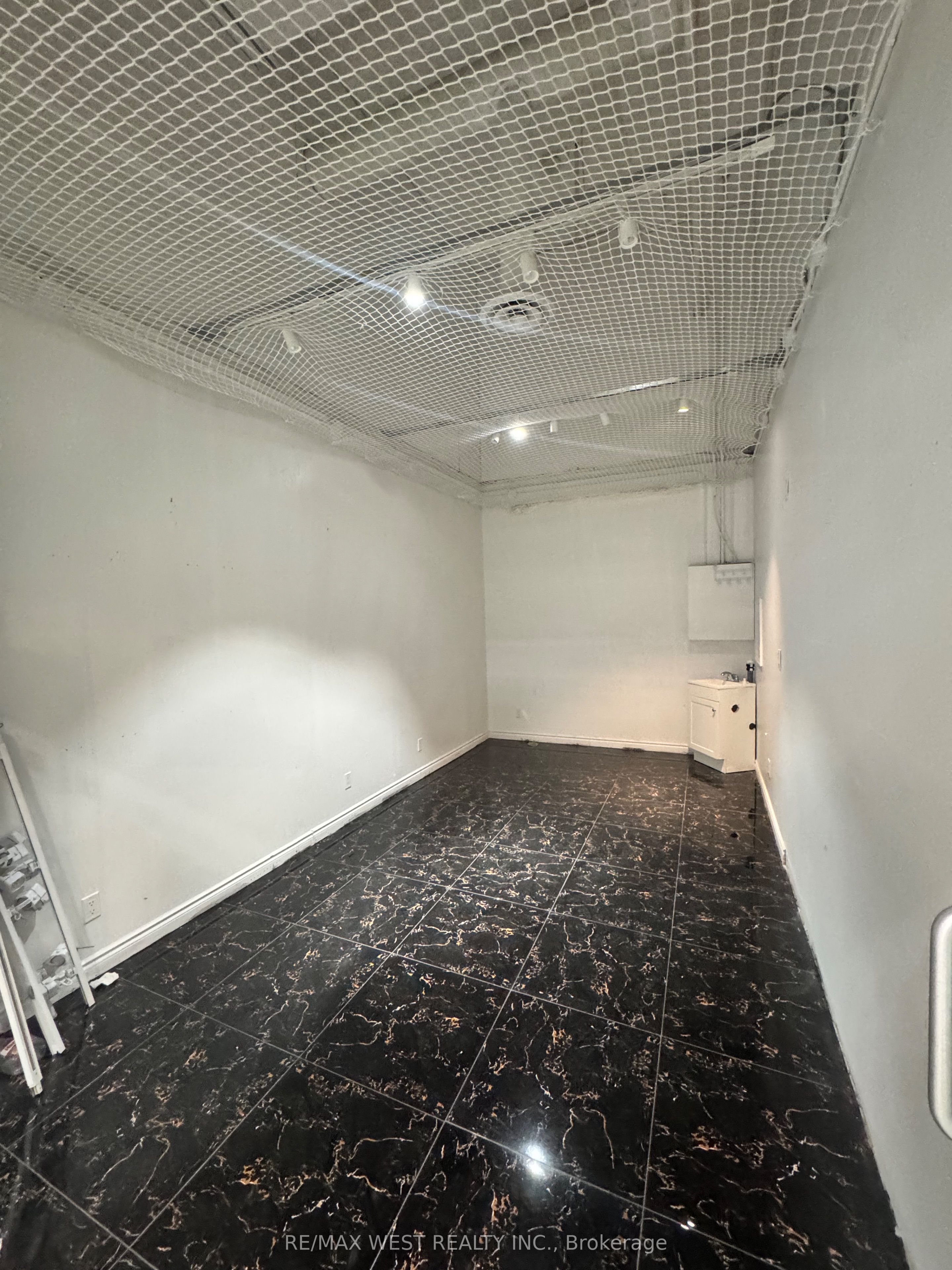 7181 Yonge Street 94 Property Photo 9