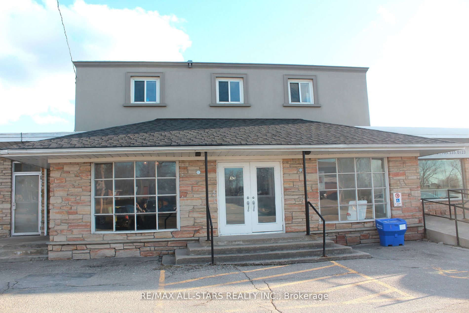 183 Simcoe Street 2 Property Photo 1