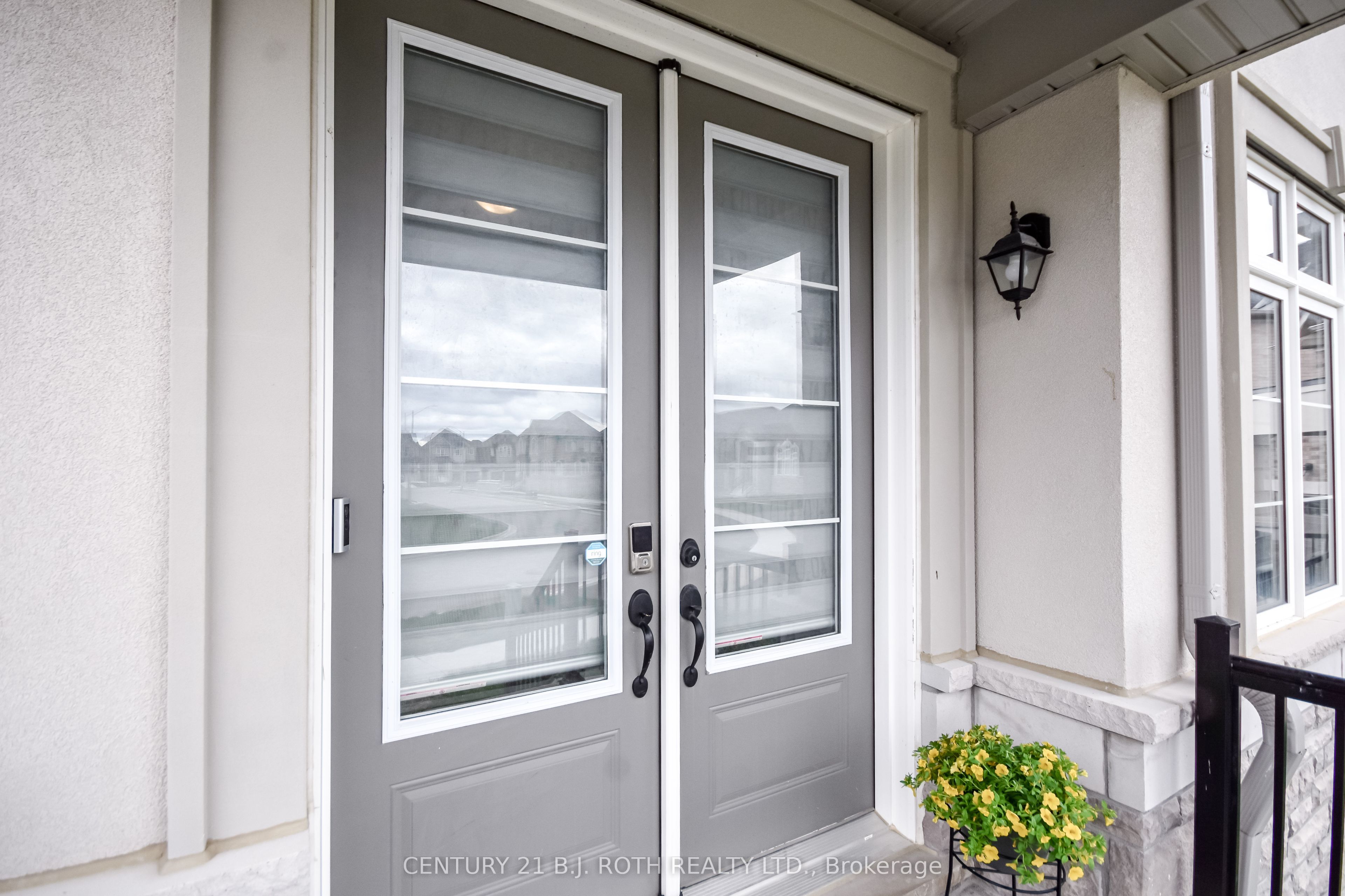 1521 Broderick Street Property Photo 4