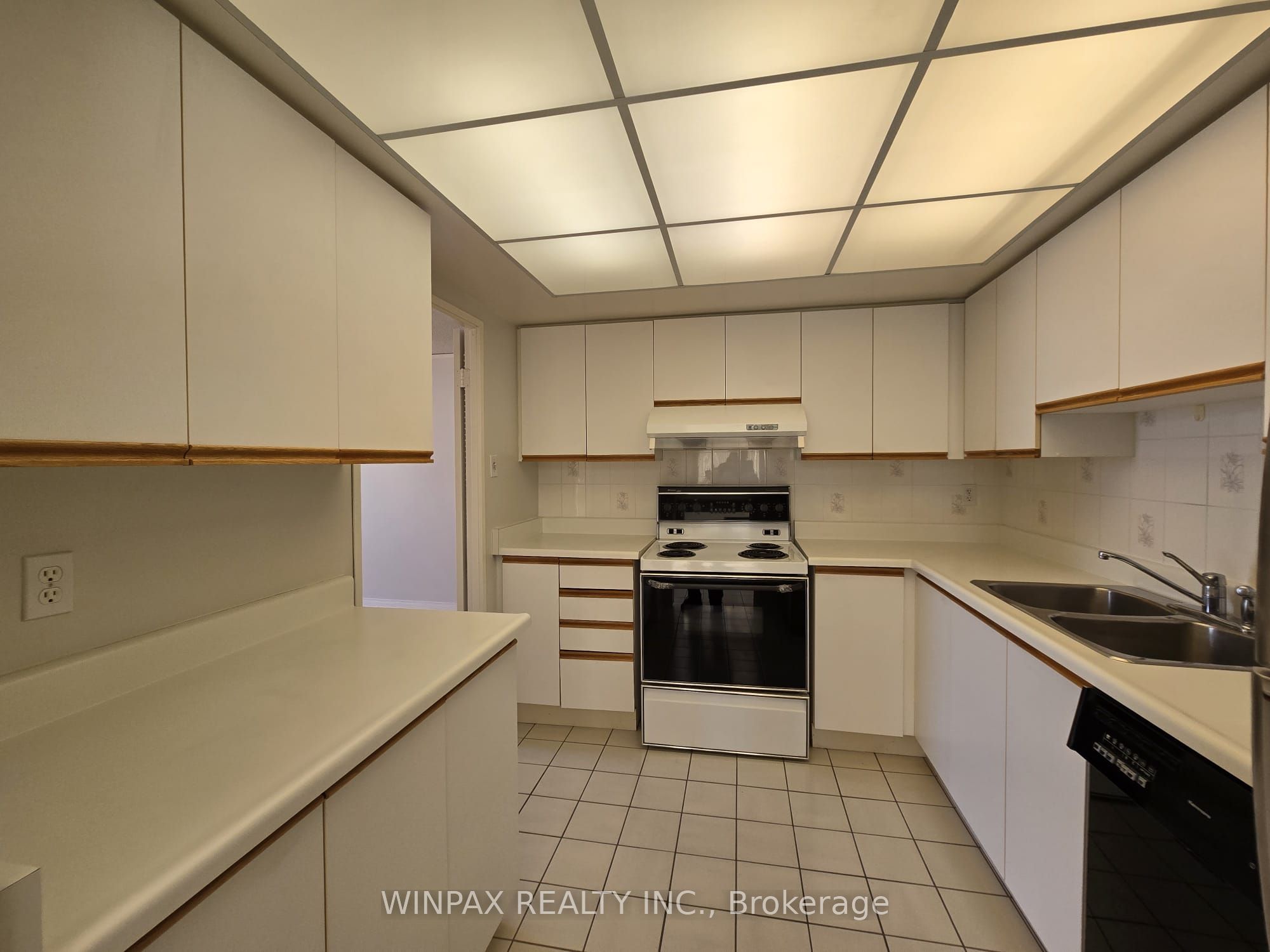 20 Harding Boulevard 1202 Property Photo 15
