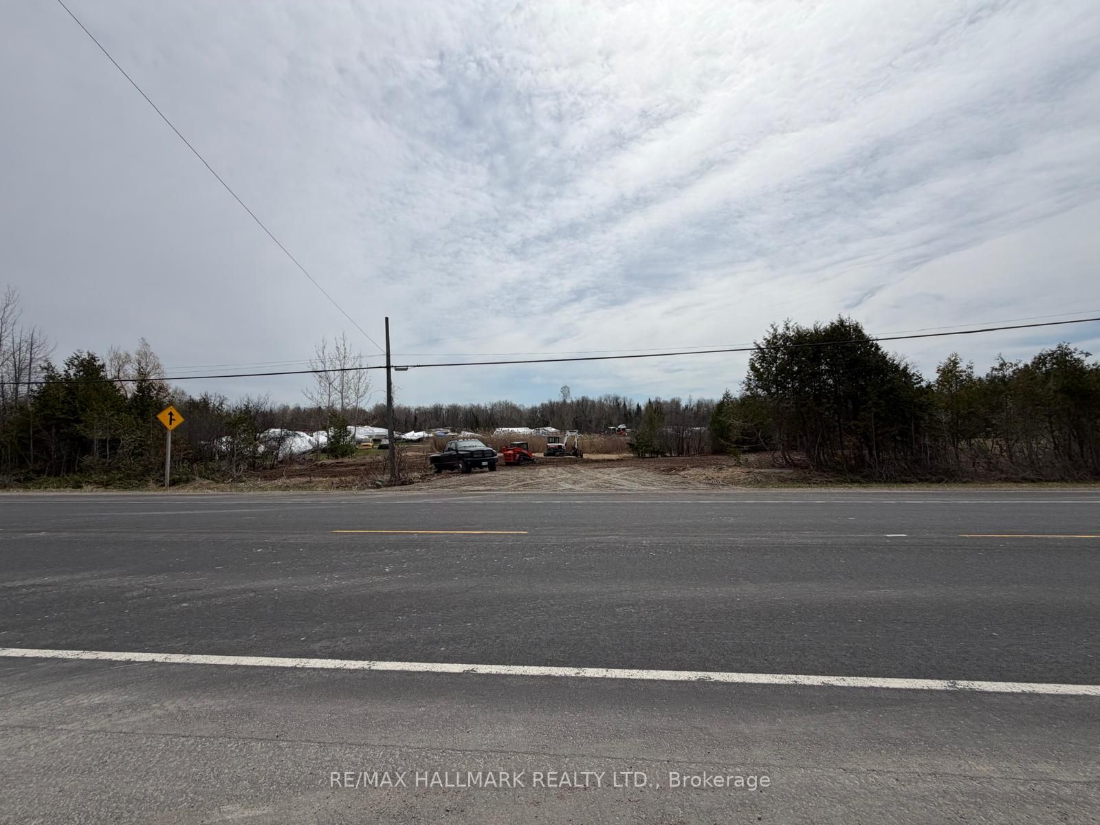 4431 Baseline Road W Property Photo 7