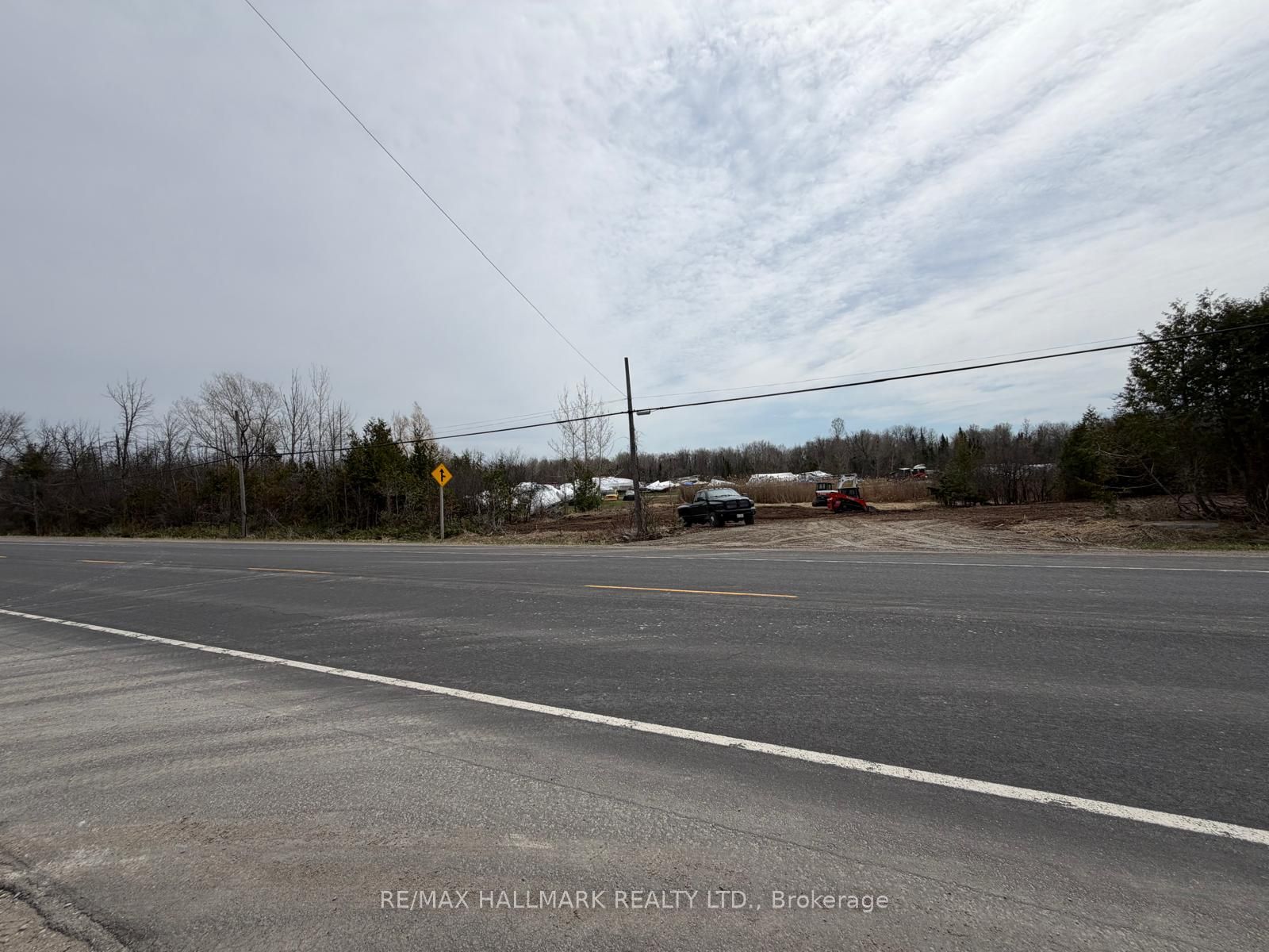 4431 Baseline Road W Property Photo 8