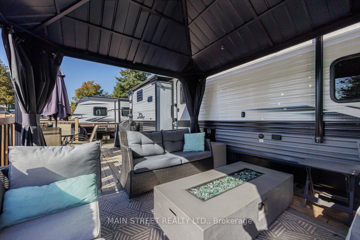 15 Hawaiian Circle Property Photo 6