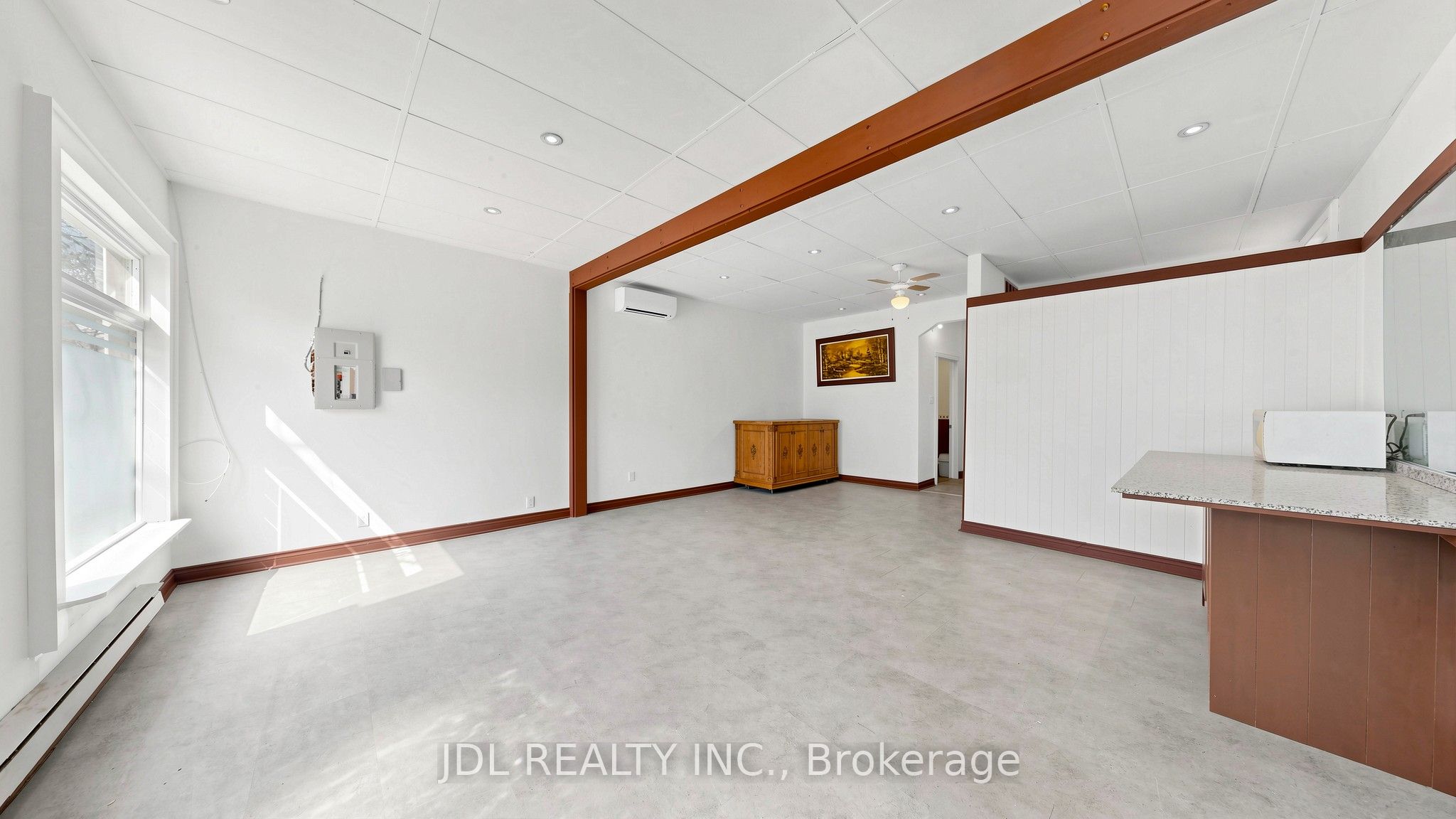 956 Lake Drive E Property Photo 20