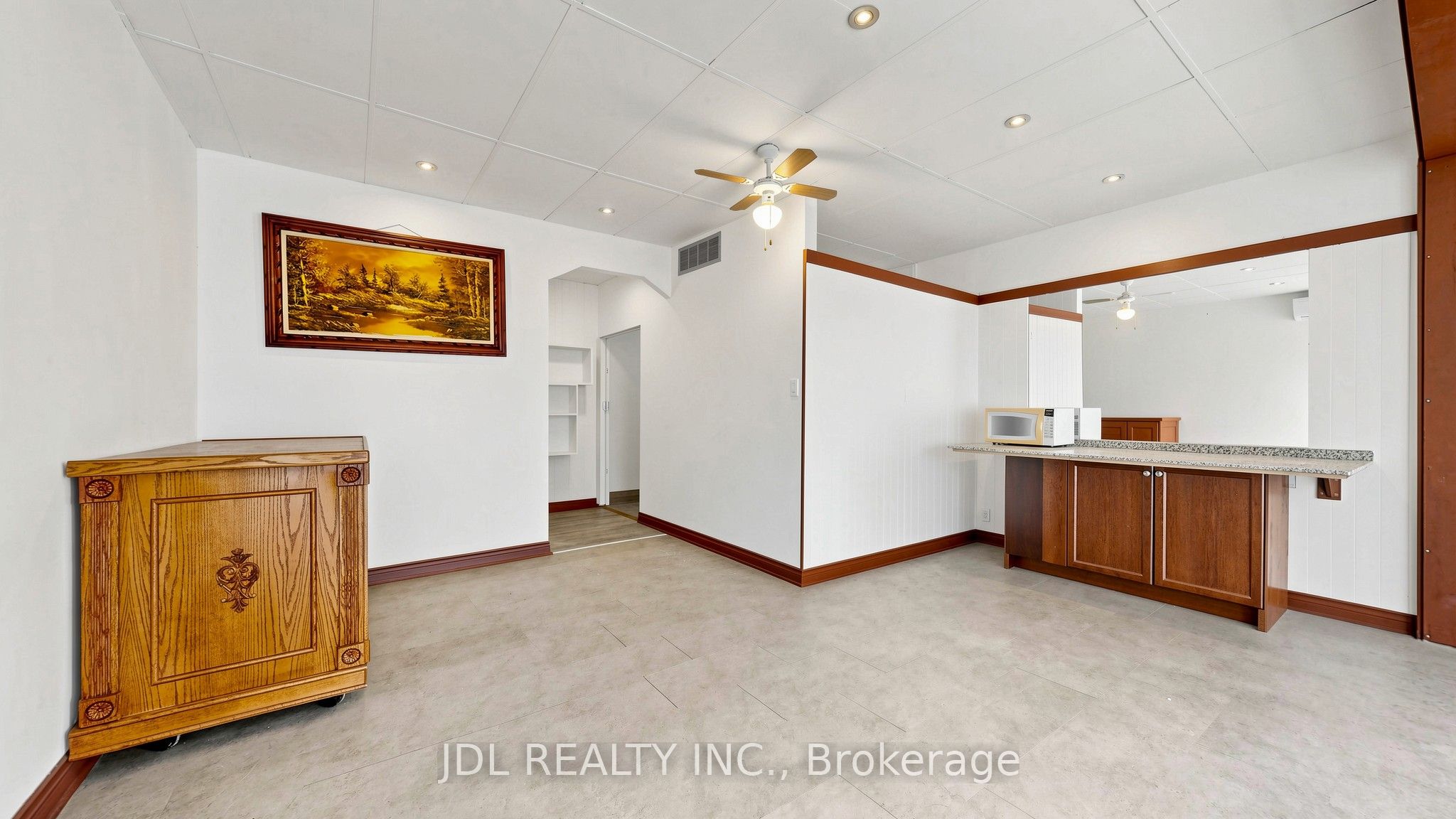 956 Lake Drive E Property Photo 21