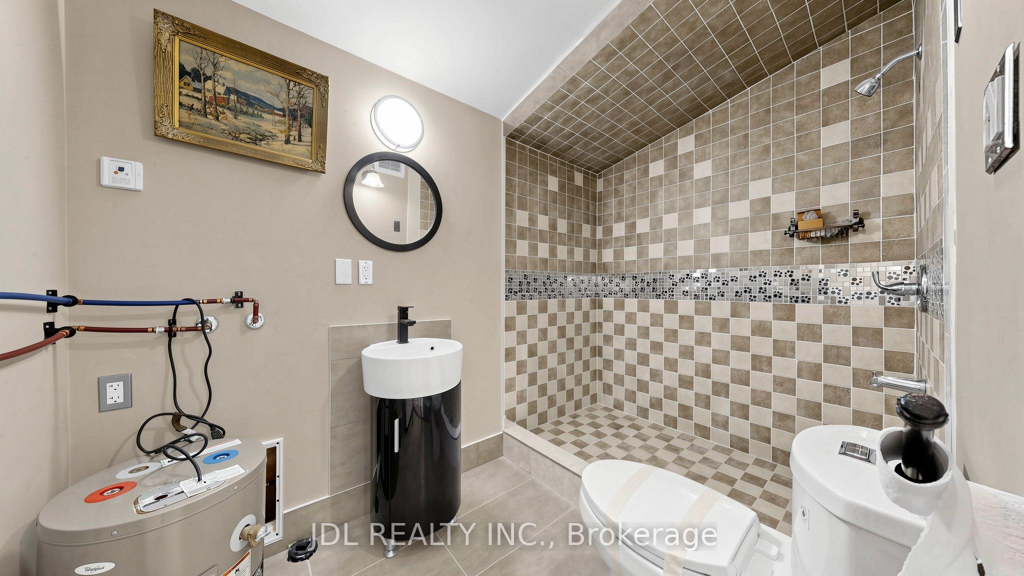956 Lake Drive E Property Photo 28
