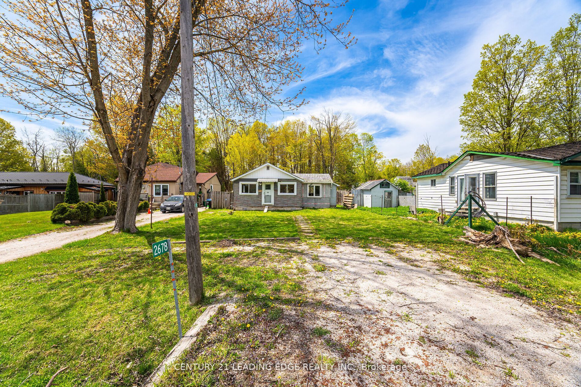 2678 25th Side Road Property Photo 2