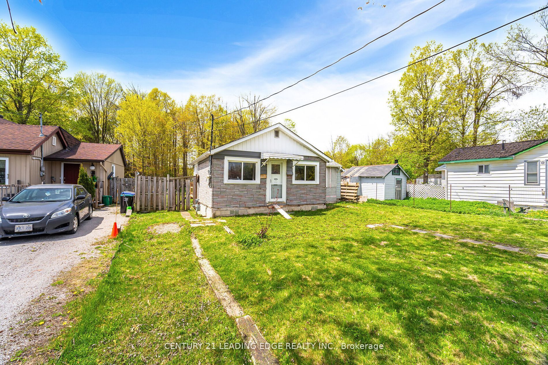 2678 25th Side Road Property Photo 4