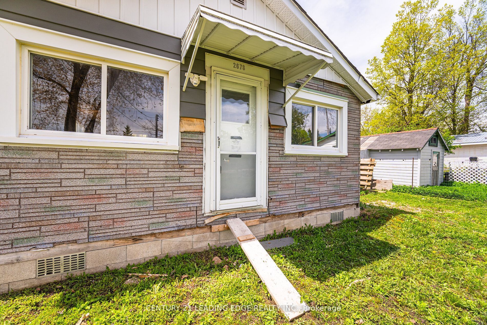 2678 25th Side Road Property Photo 5