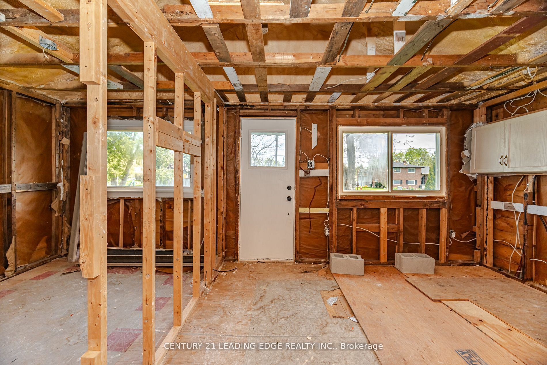 2678 25th Side Road Property Photo 6