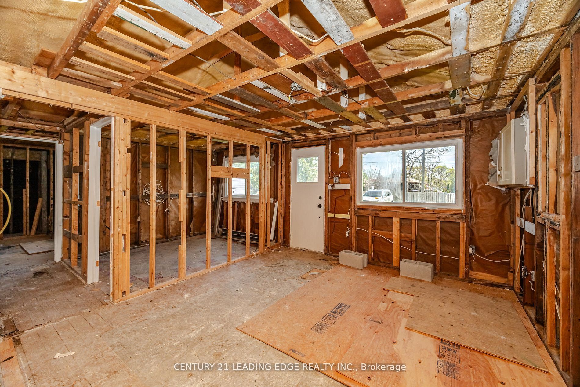 2678 25th Side Road Property Photo 7