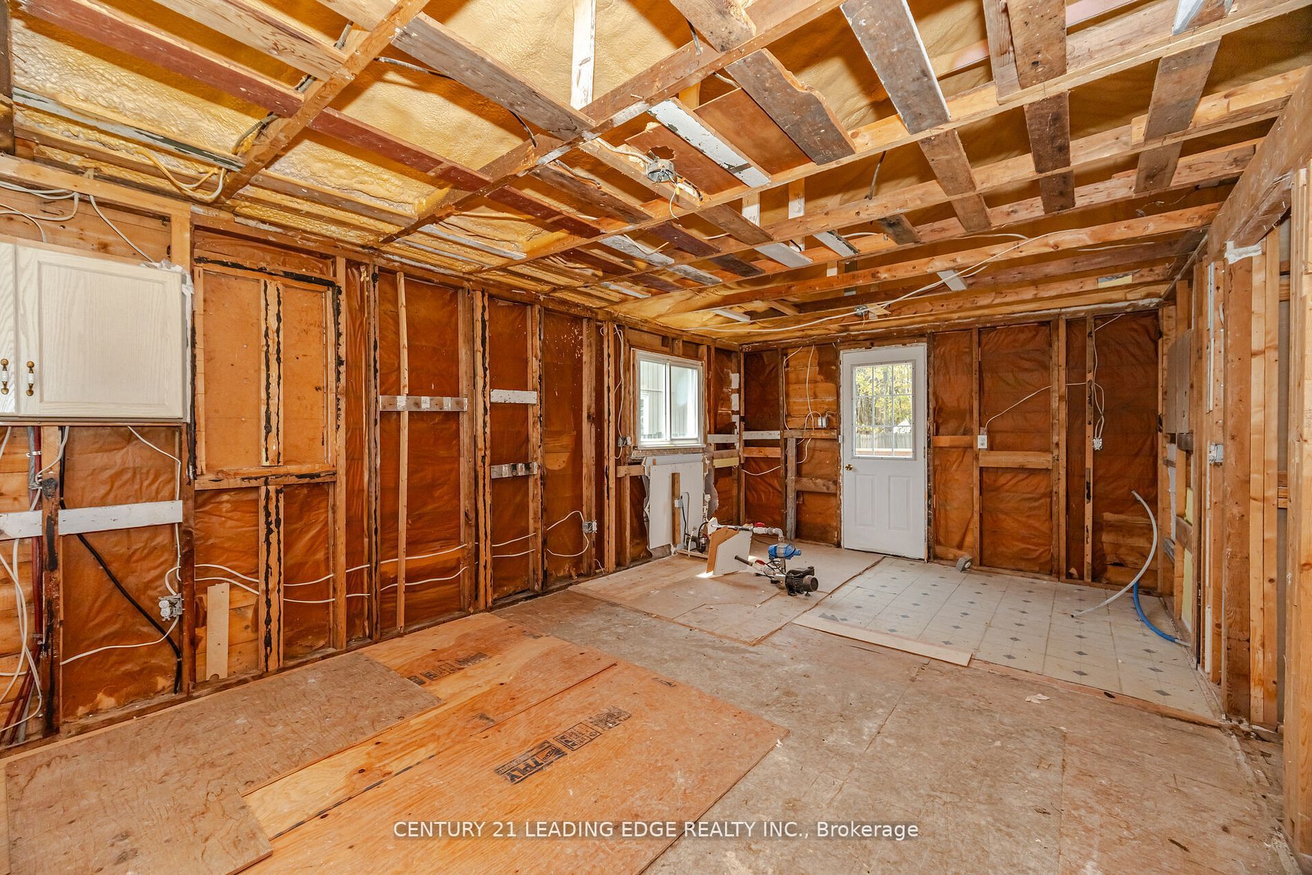 2678 25th Side Road Property Photo 8