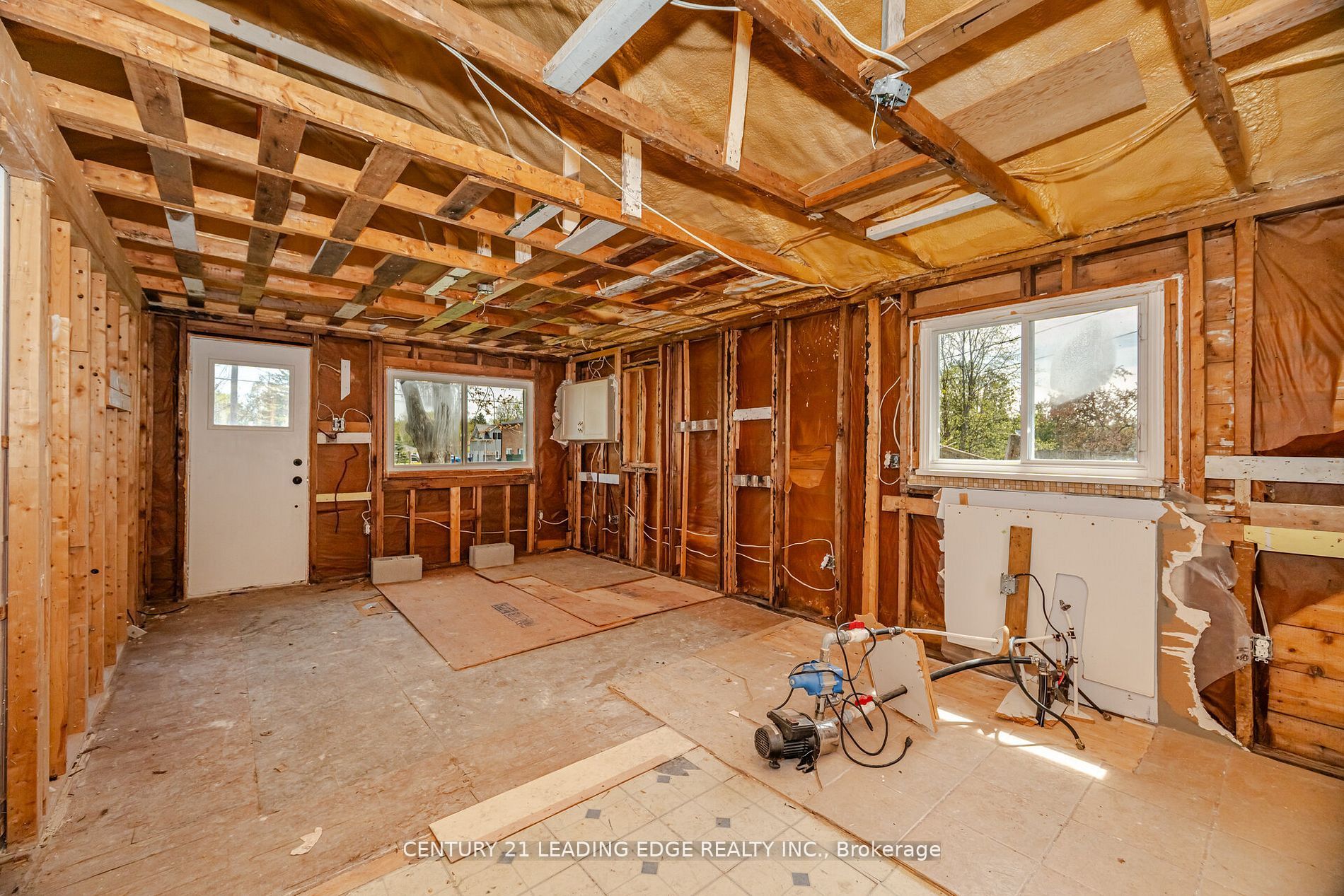 2678 25th Side Road Property Photo 9