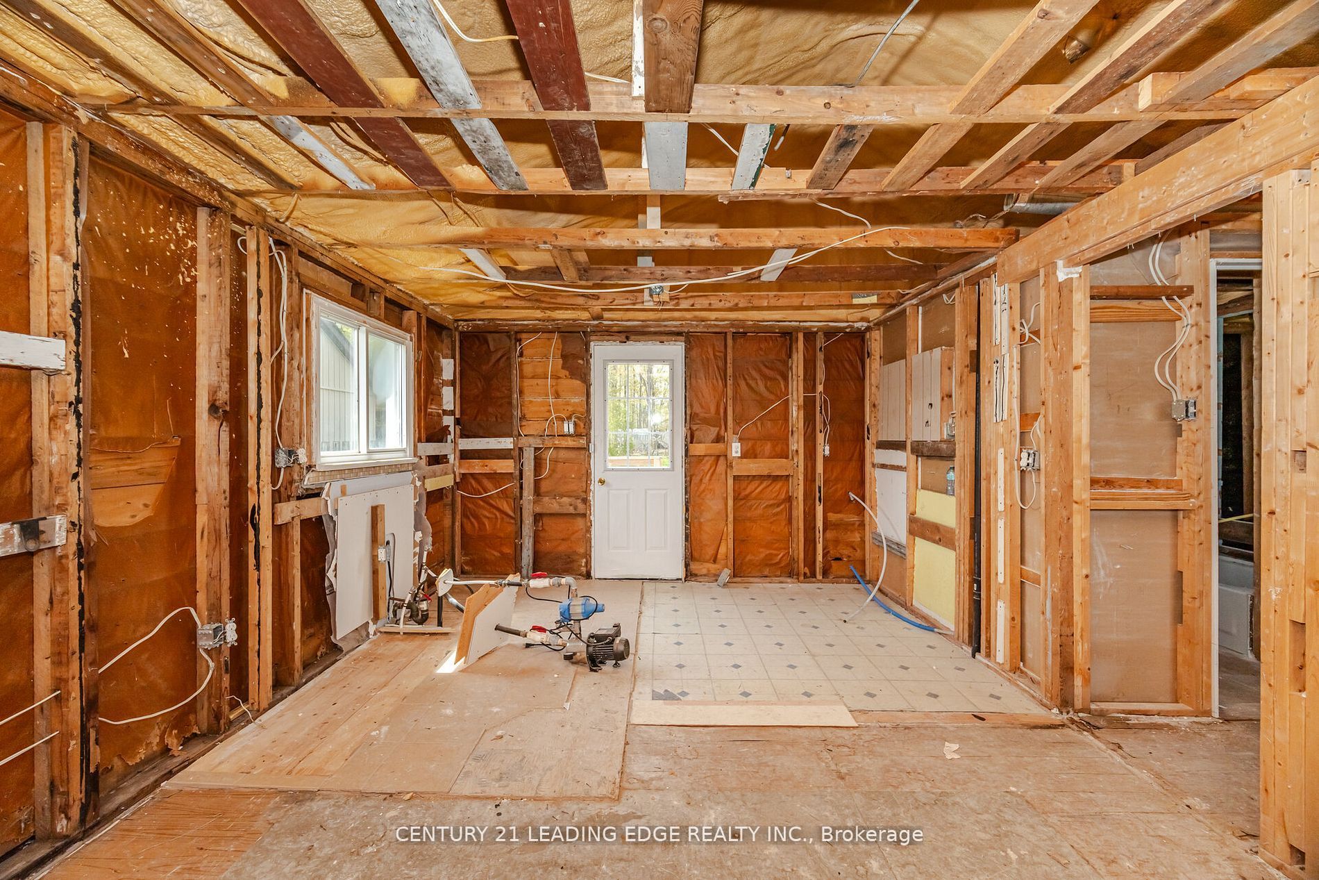 2678 25th Side Road Property Photo 10
