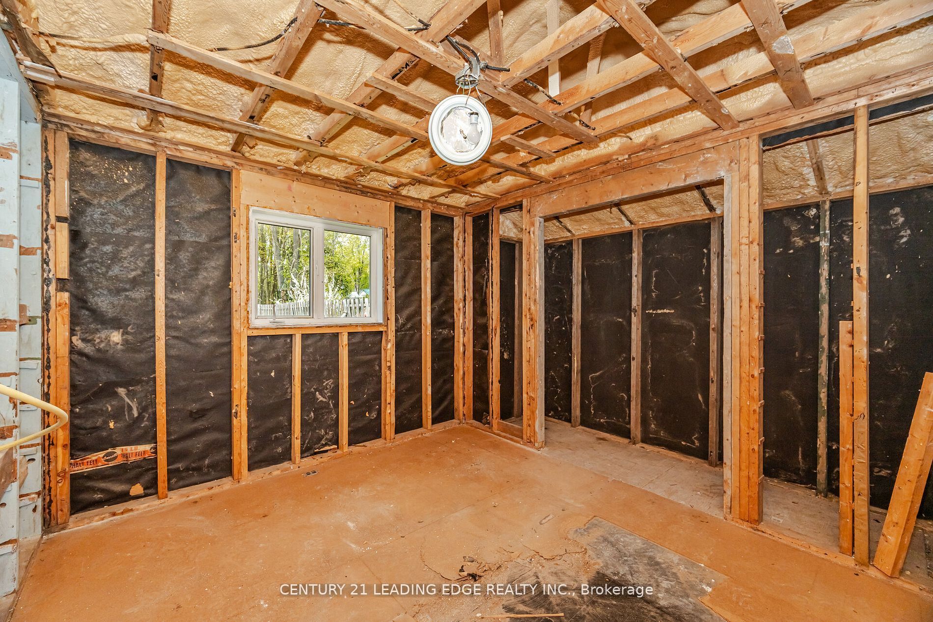2678 25th Side Road Property Photo 11