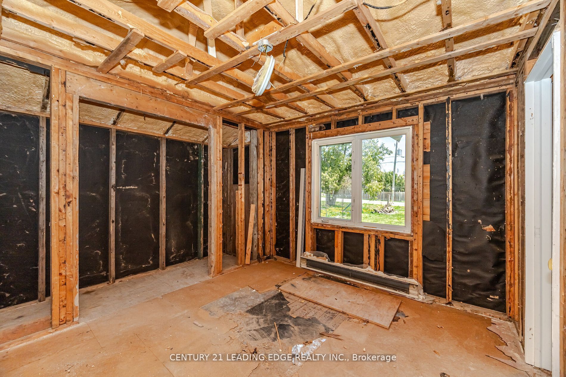 2678 25th Side Road Property Photo 12