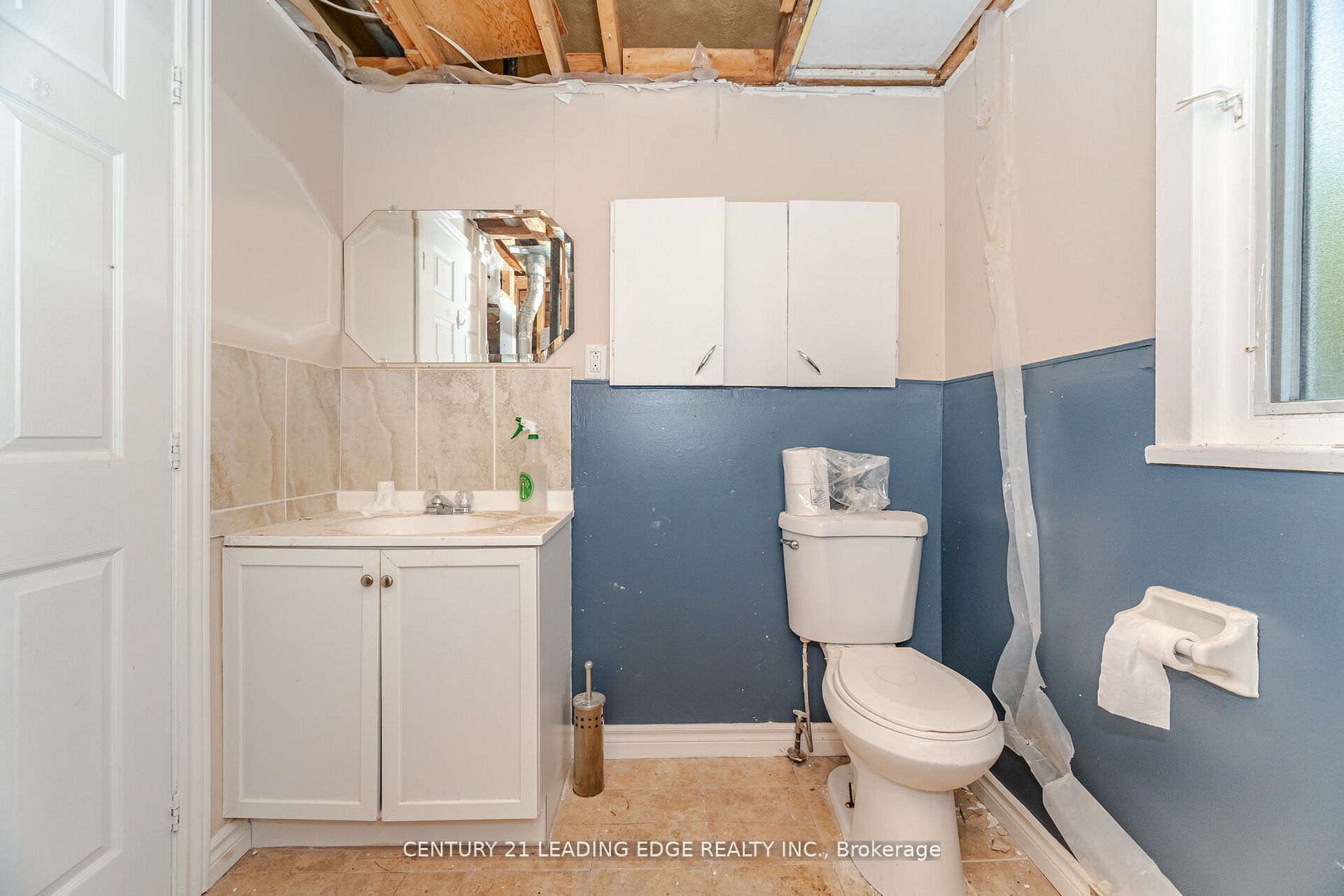 2678 25th Side Road Property Photo 18