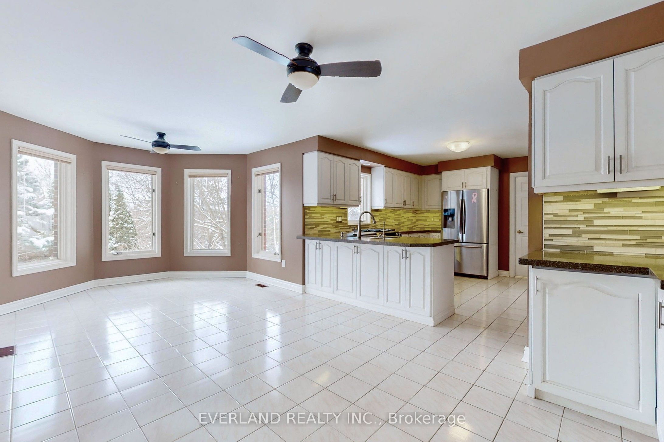 173 Thompson Drive Property Photo 3
