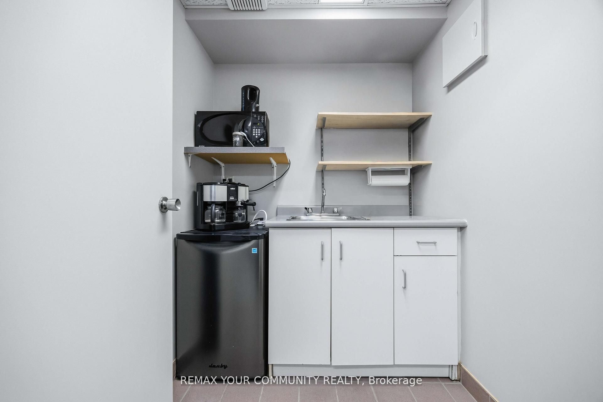 66 Centre Street Property Photo 32