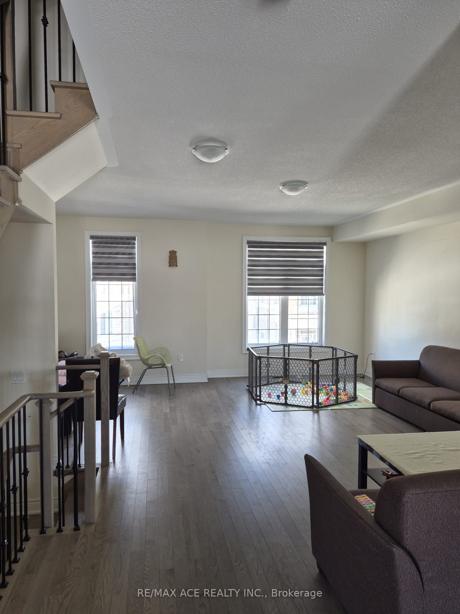32 Andress Way Property Photo 1