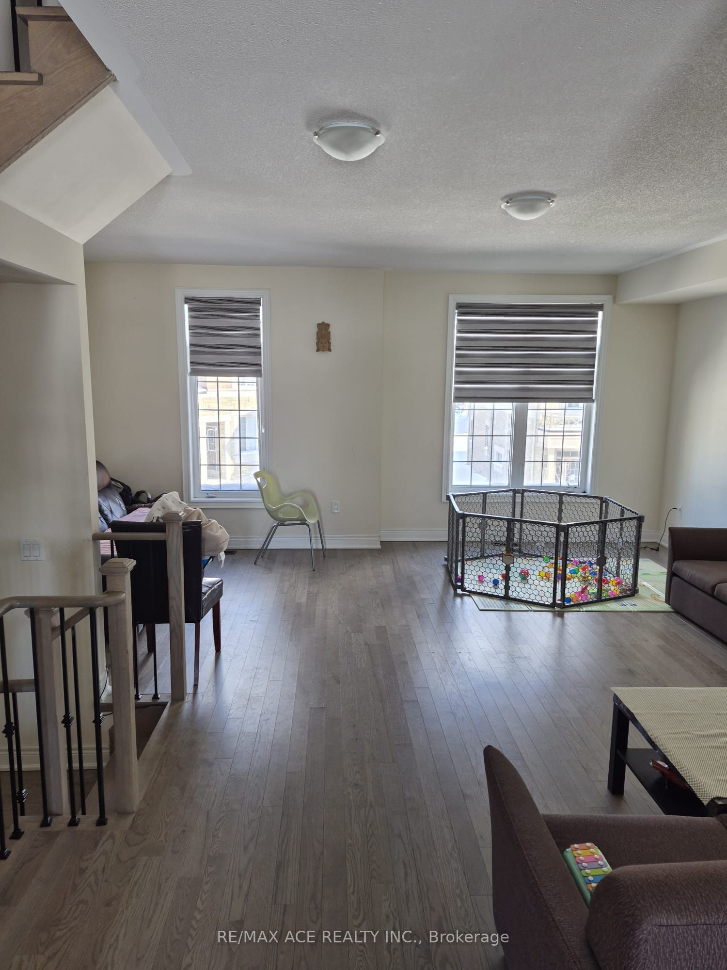 32 Andress Way Property Photo 2