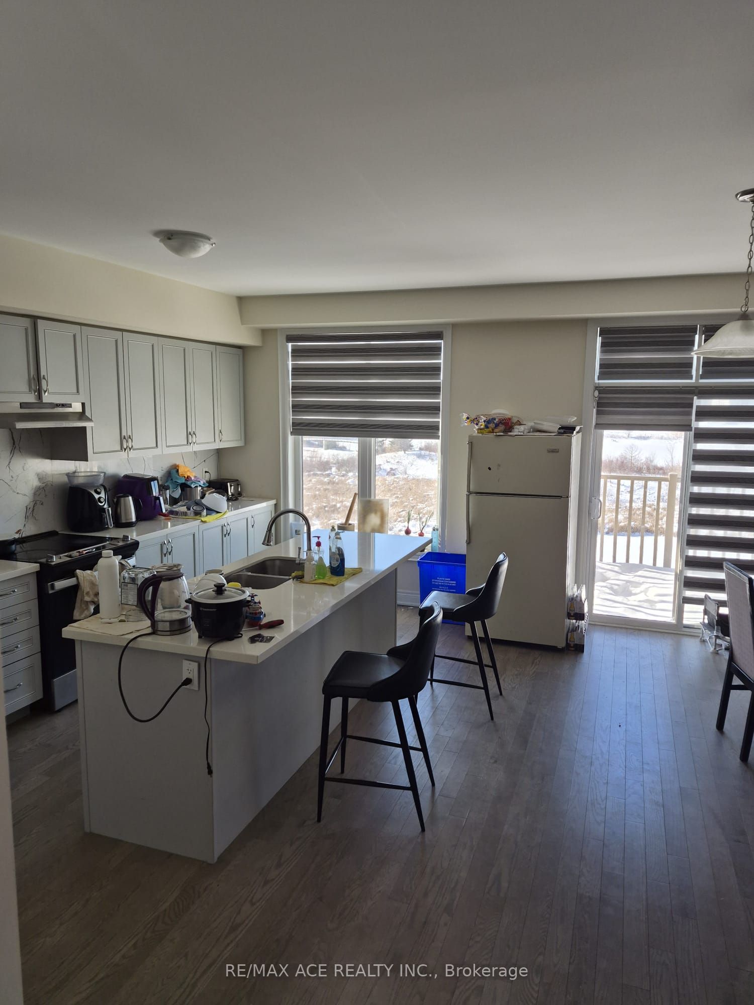 32 Andress Way Property Photo 4