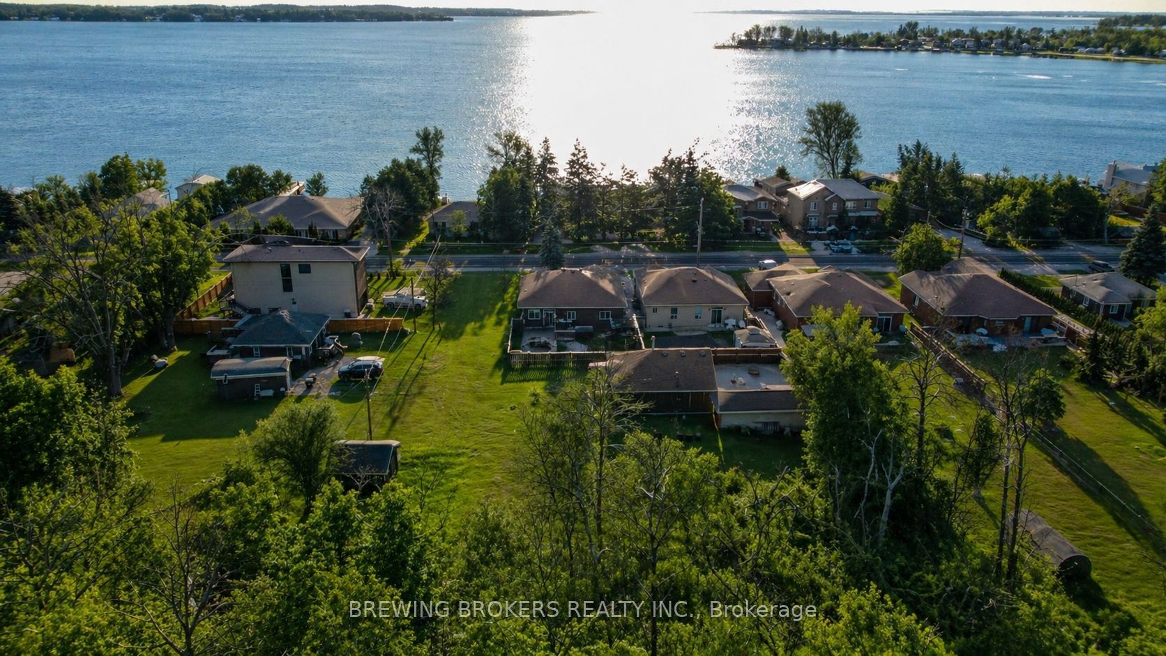 1422 Maple Way Property Photo 8
