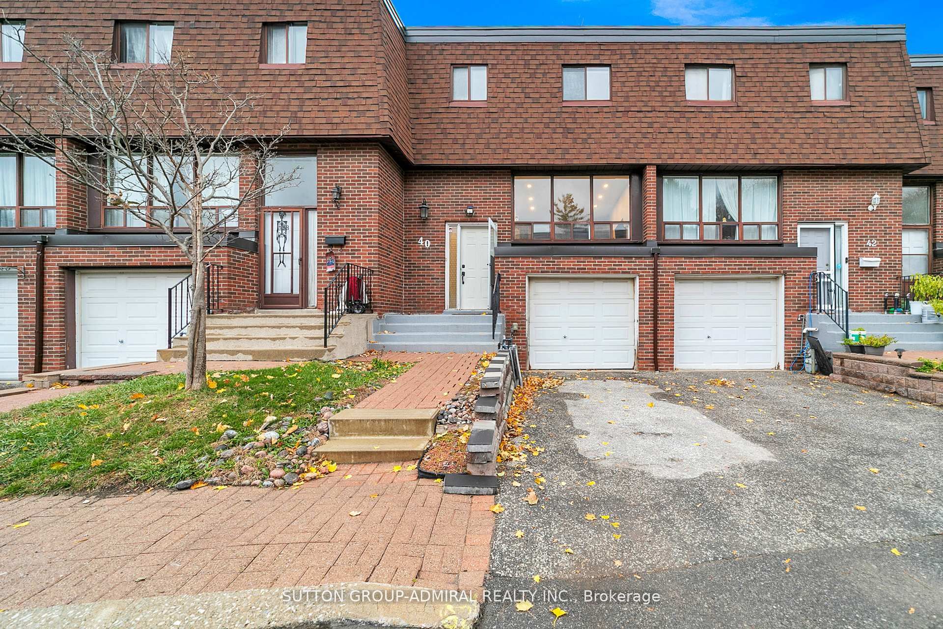 40 Stately Way Property Photo 1