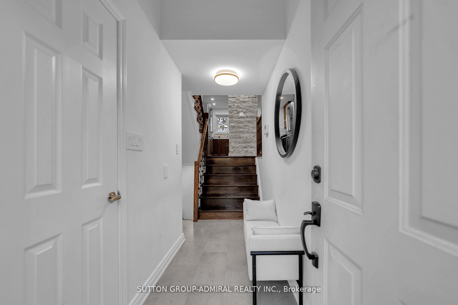 40 Stately Way Property Photo 4