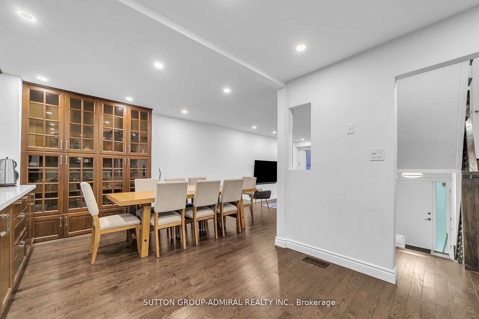 40 Stately Way Property Photo 10