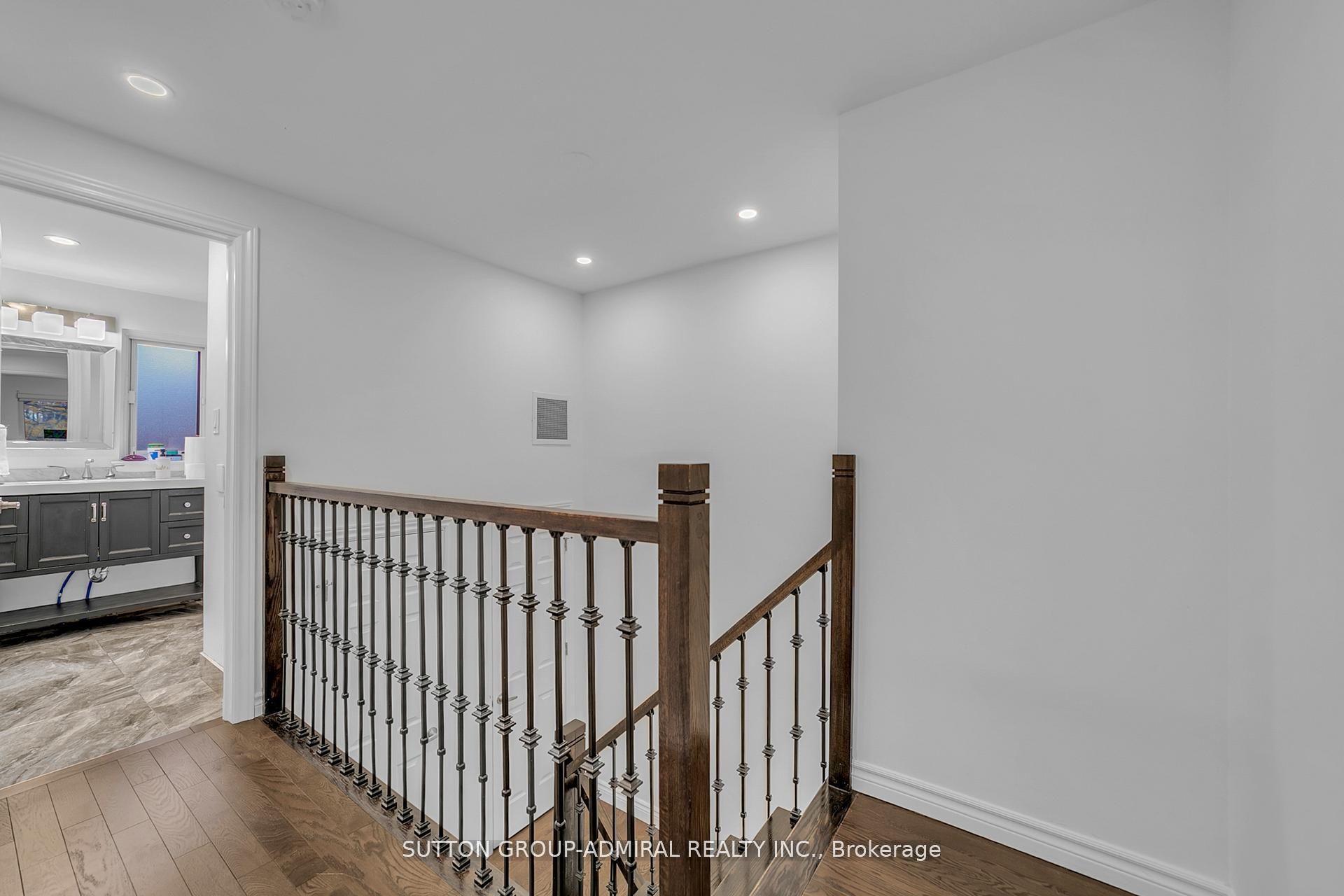 40 Stately Way Property Photo 14
