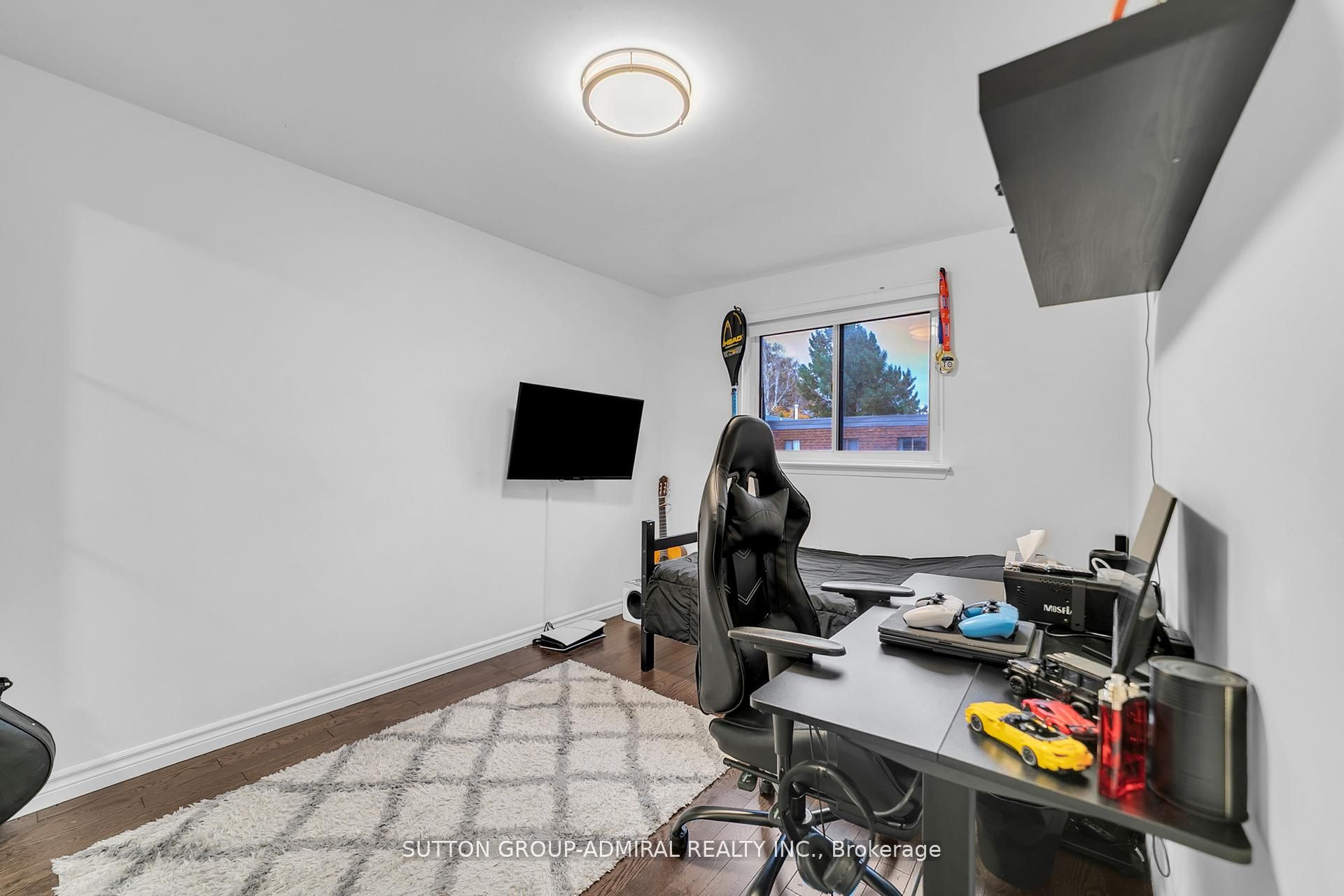 40 Stately Way Property Photo 16