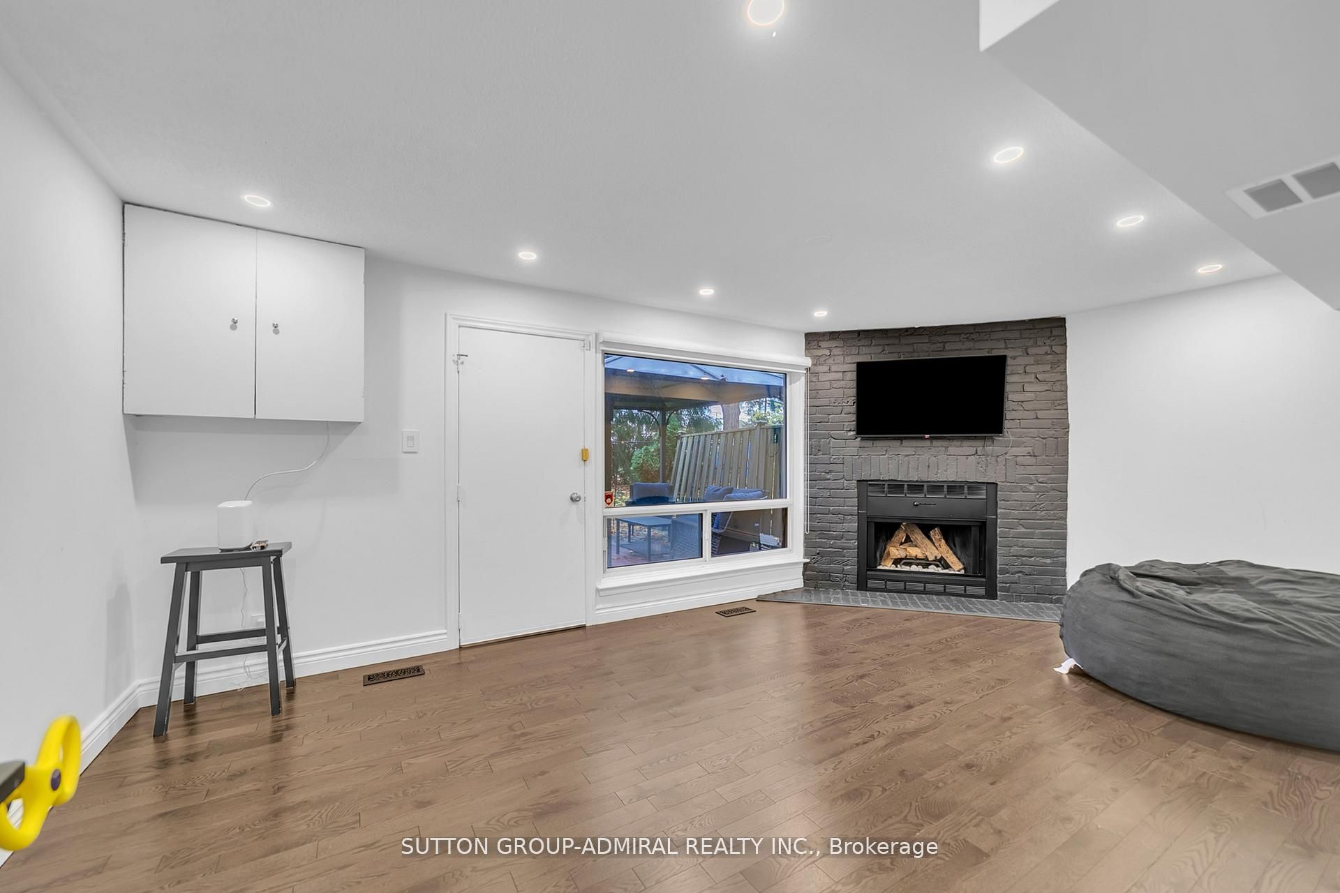 40 Stately Way Property Photo 20