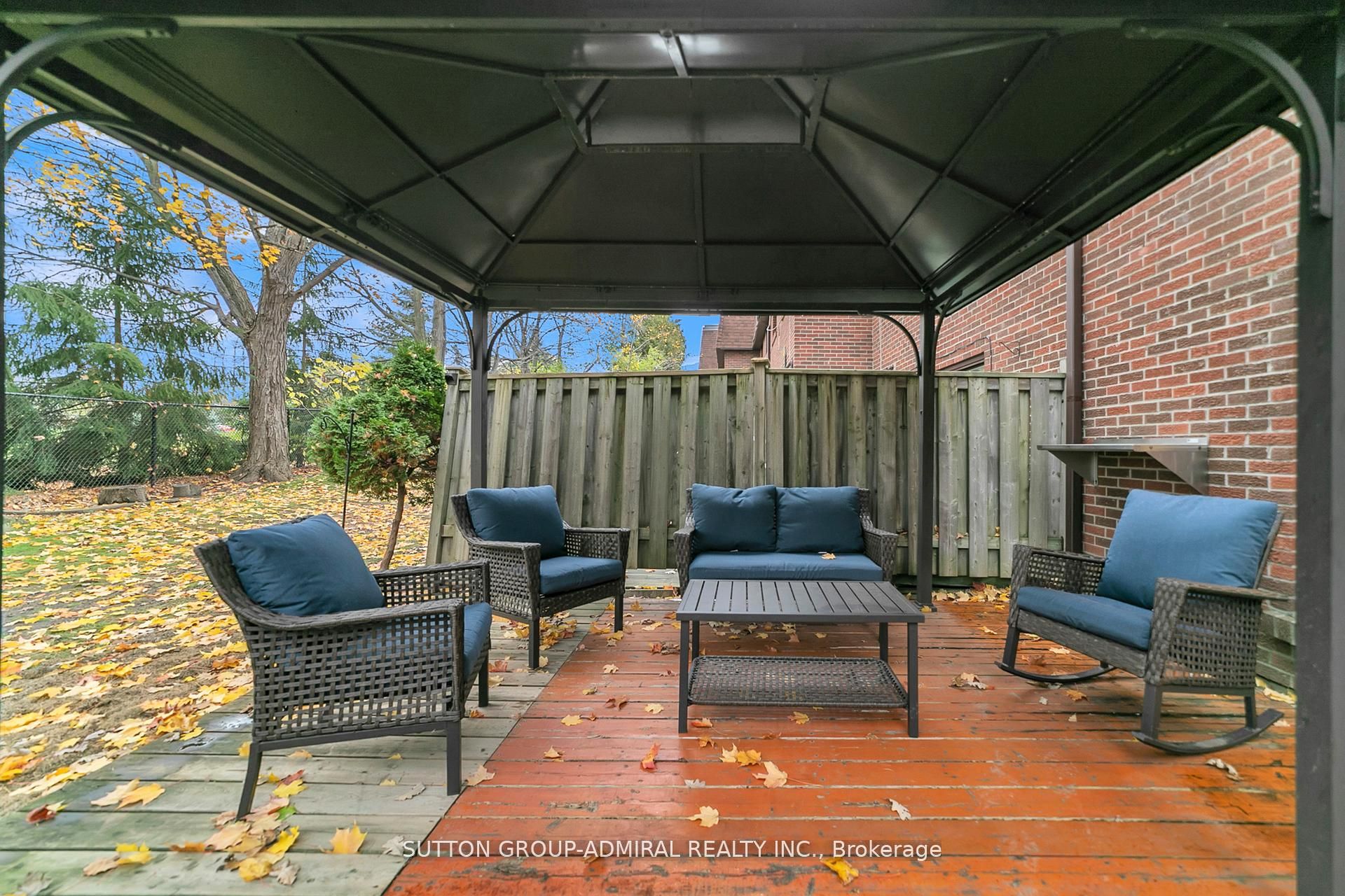 40 Stately Way Property Photo 24