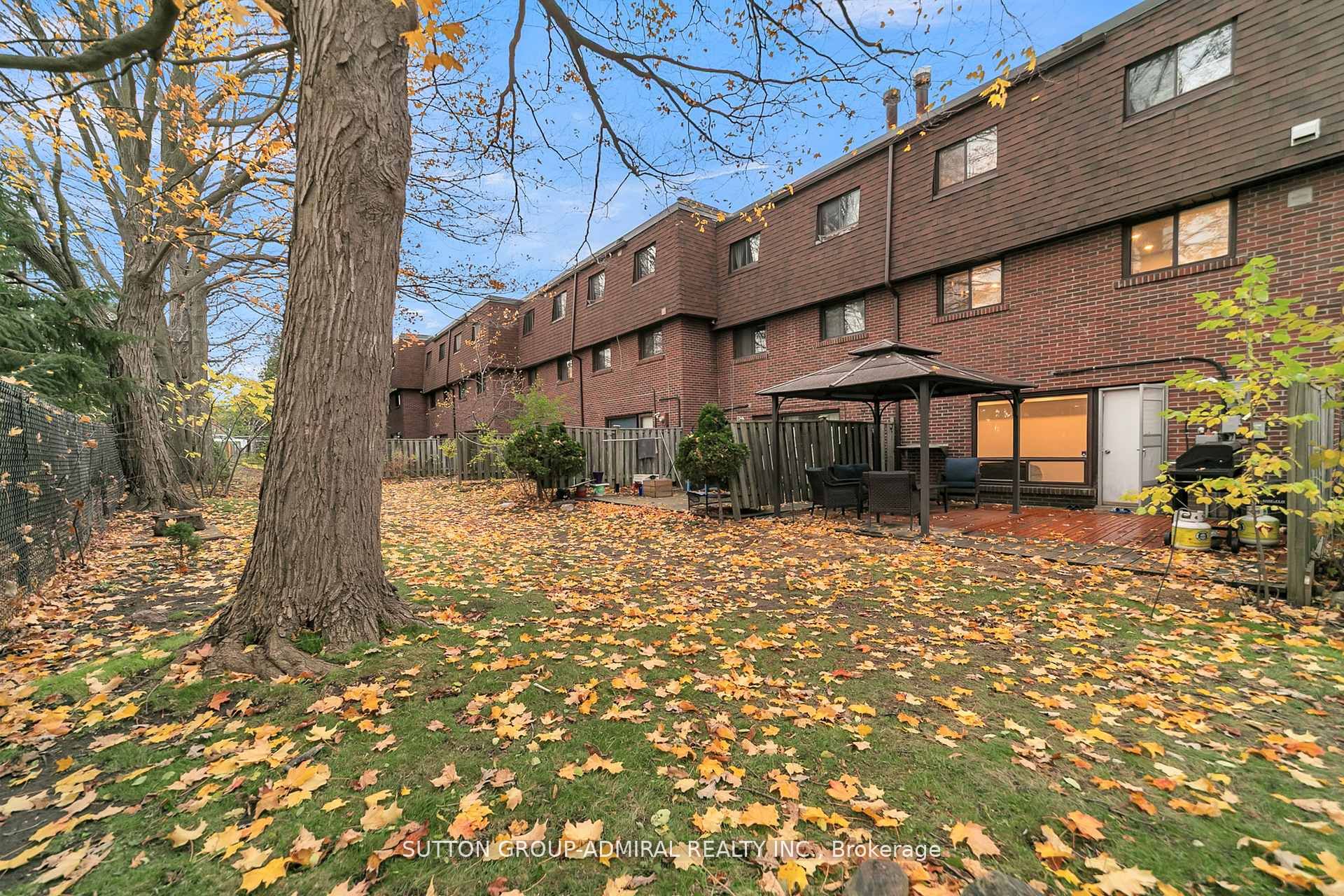 40 Stately Way Property Photo 27