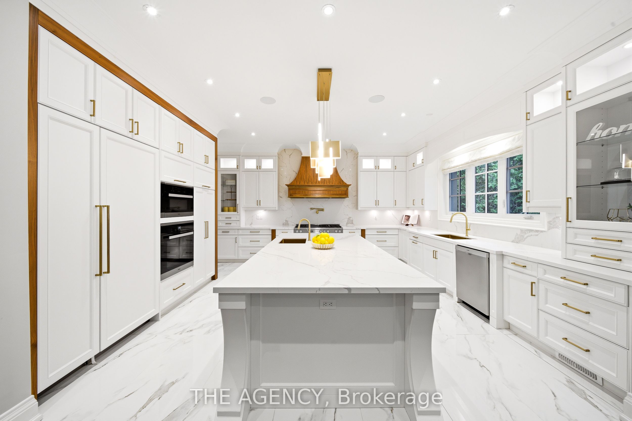 8 Bayview Park Lane Property Photo 7