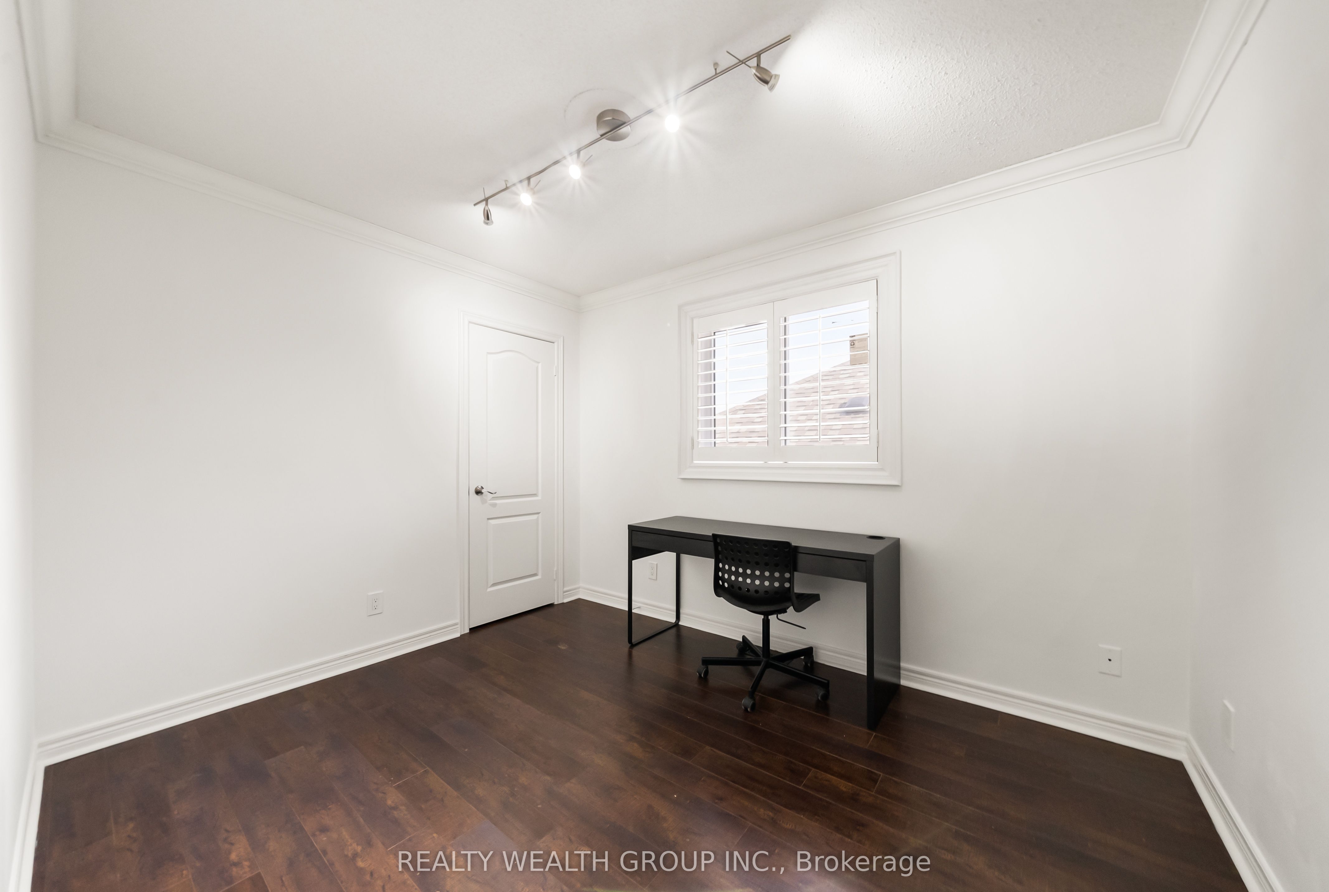 185 Regency View Heights Property Photo 24