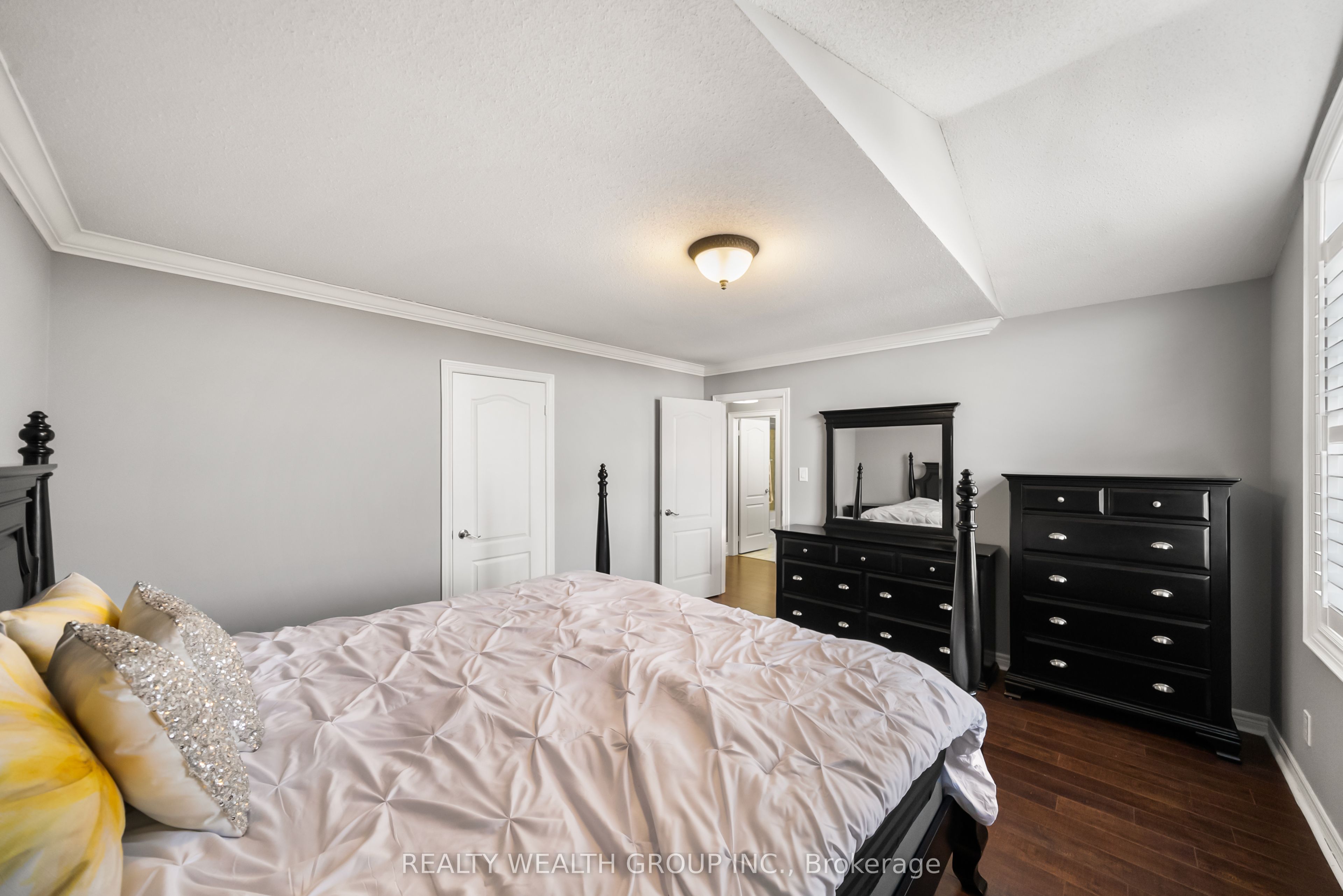 185 Regency View Heights Property Photo 35