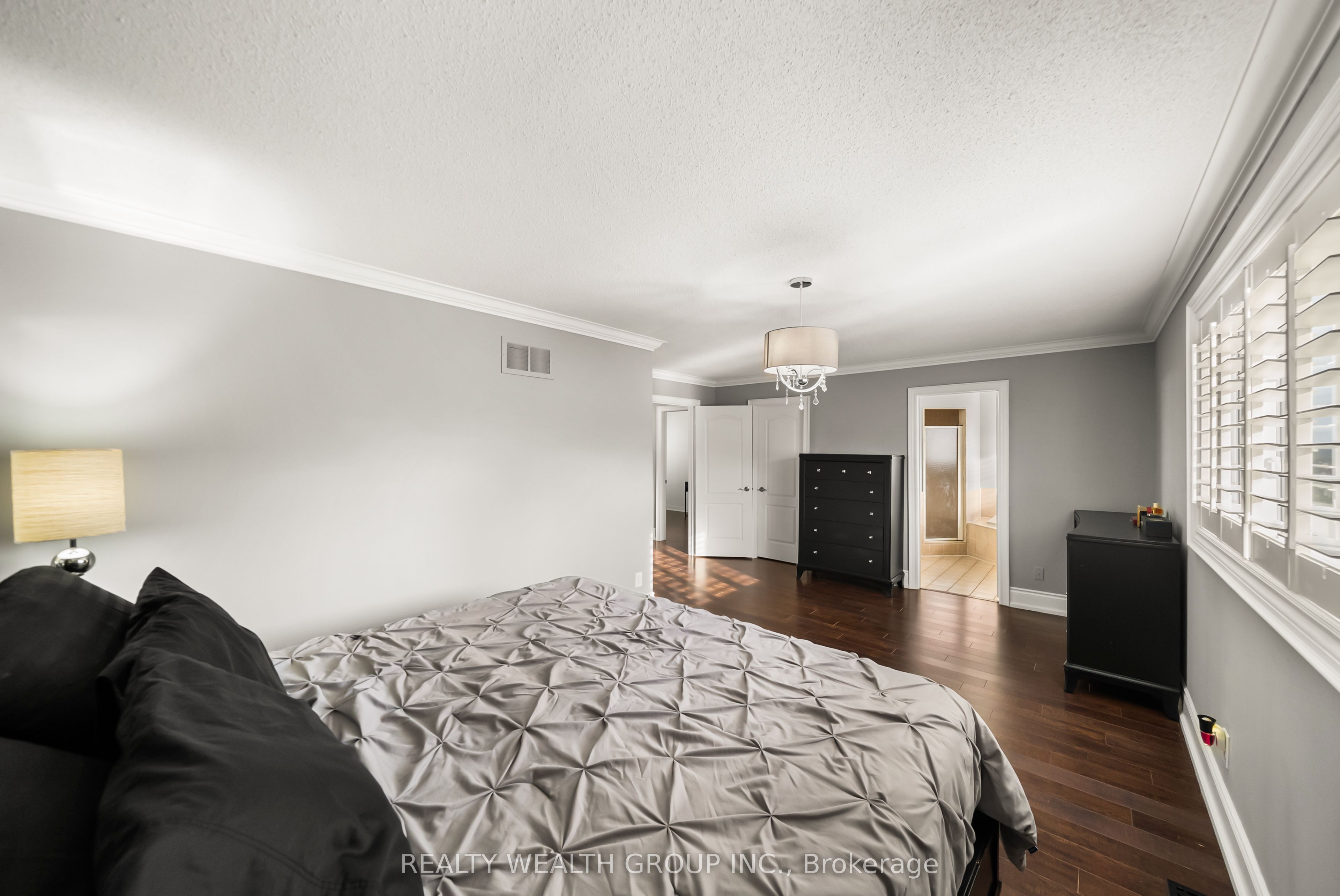185 Regency View Heights Property Photo 38