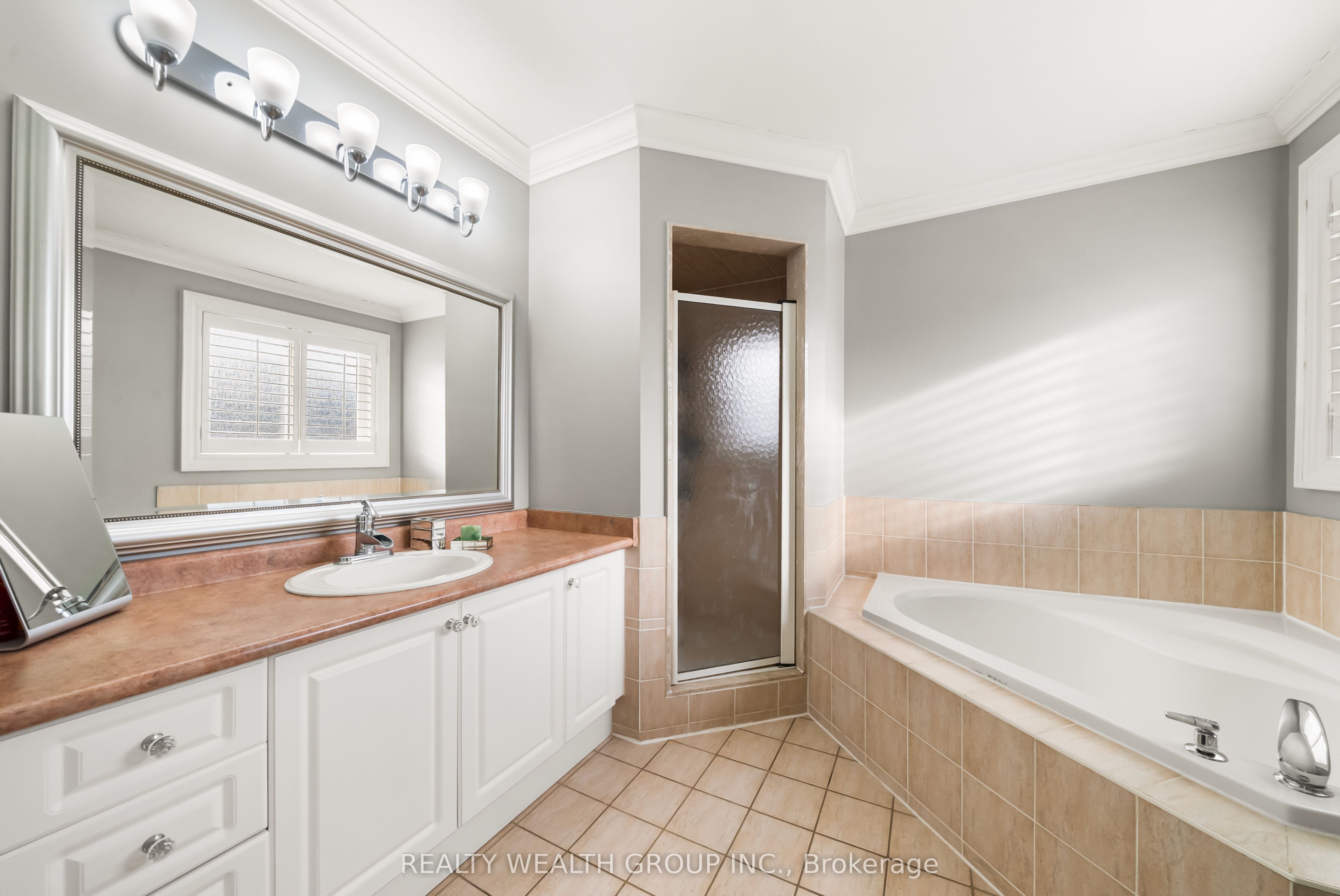 185 Regency View Heights Property Photo 39