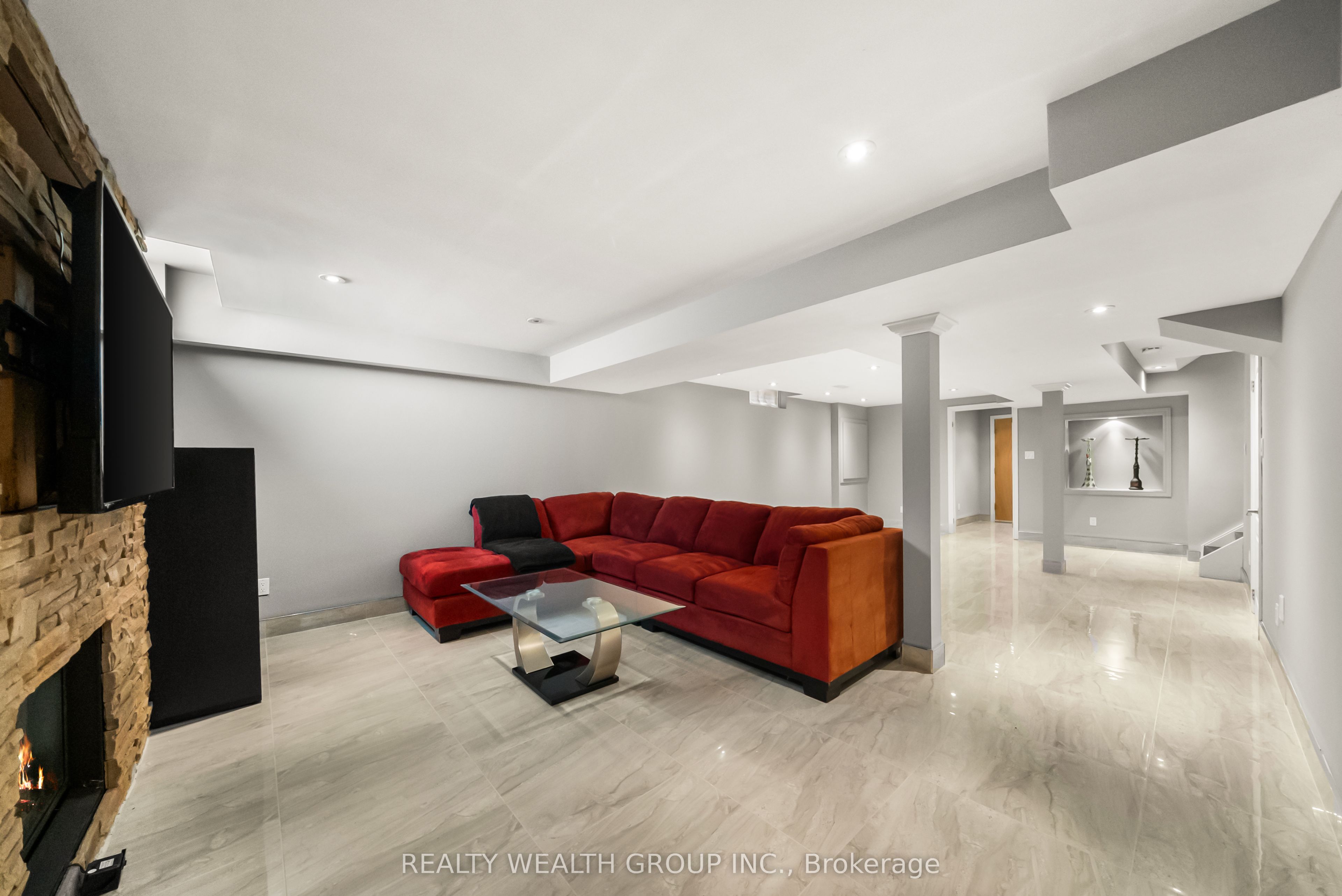 185 Regency View Heights Property Photo 44