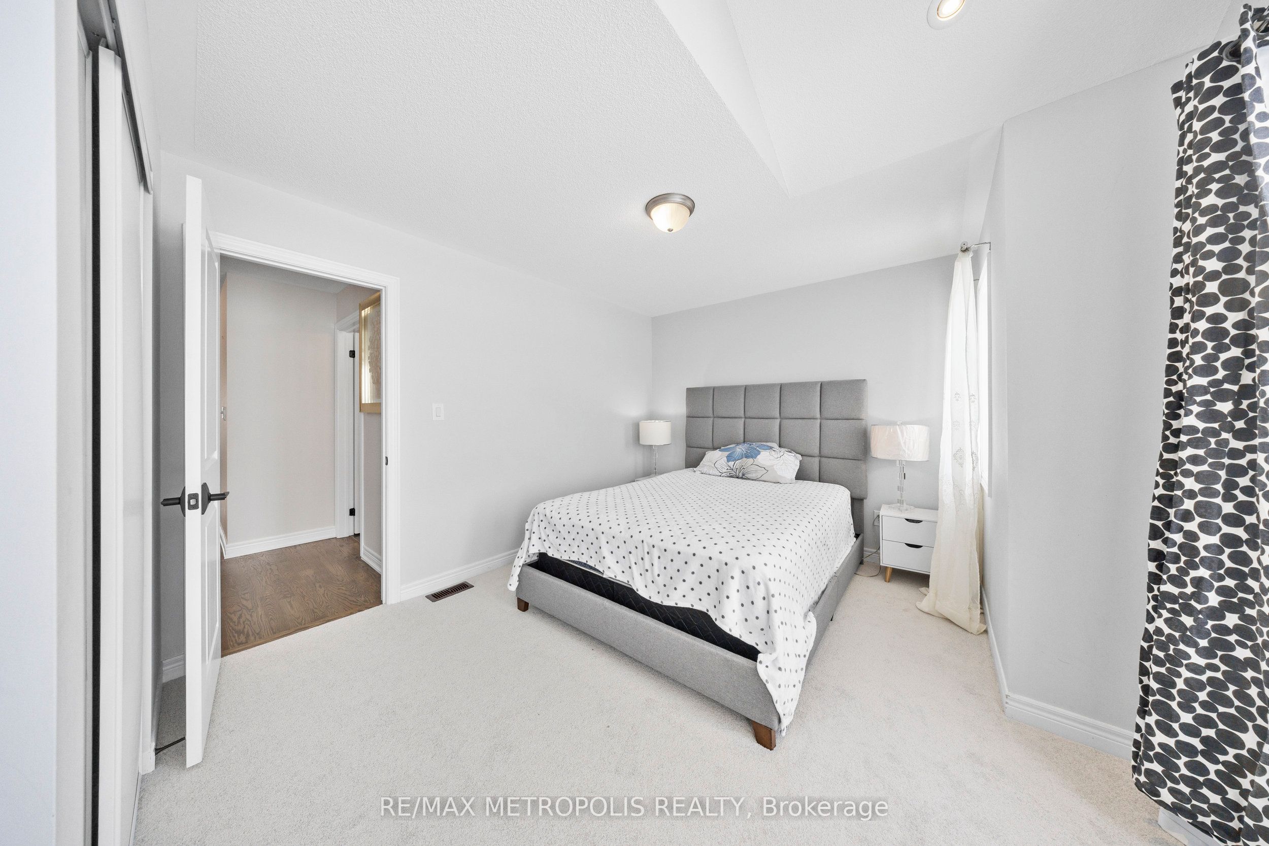 118 Lorne Thomas Place Property Photo 33