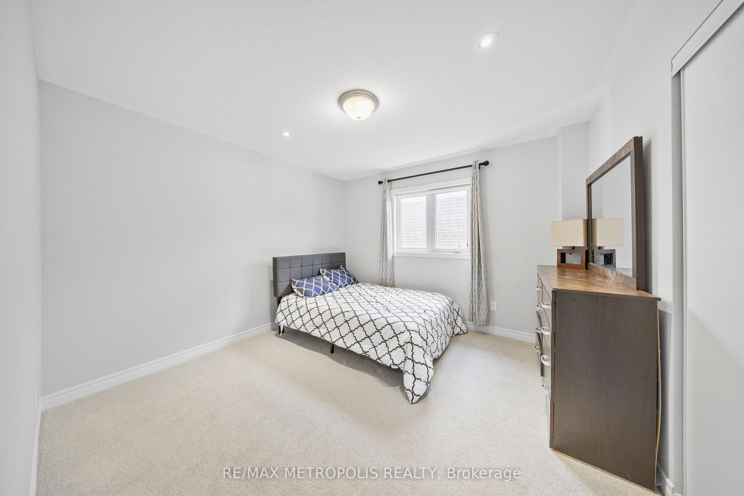 118 Lorne Thomas Place Property Photo 34