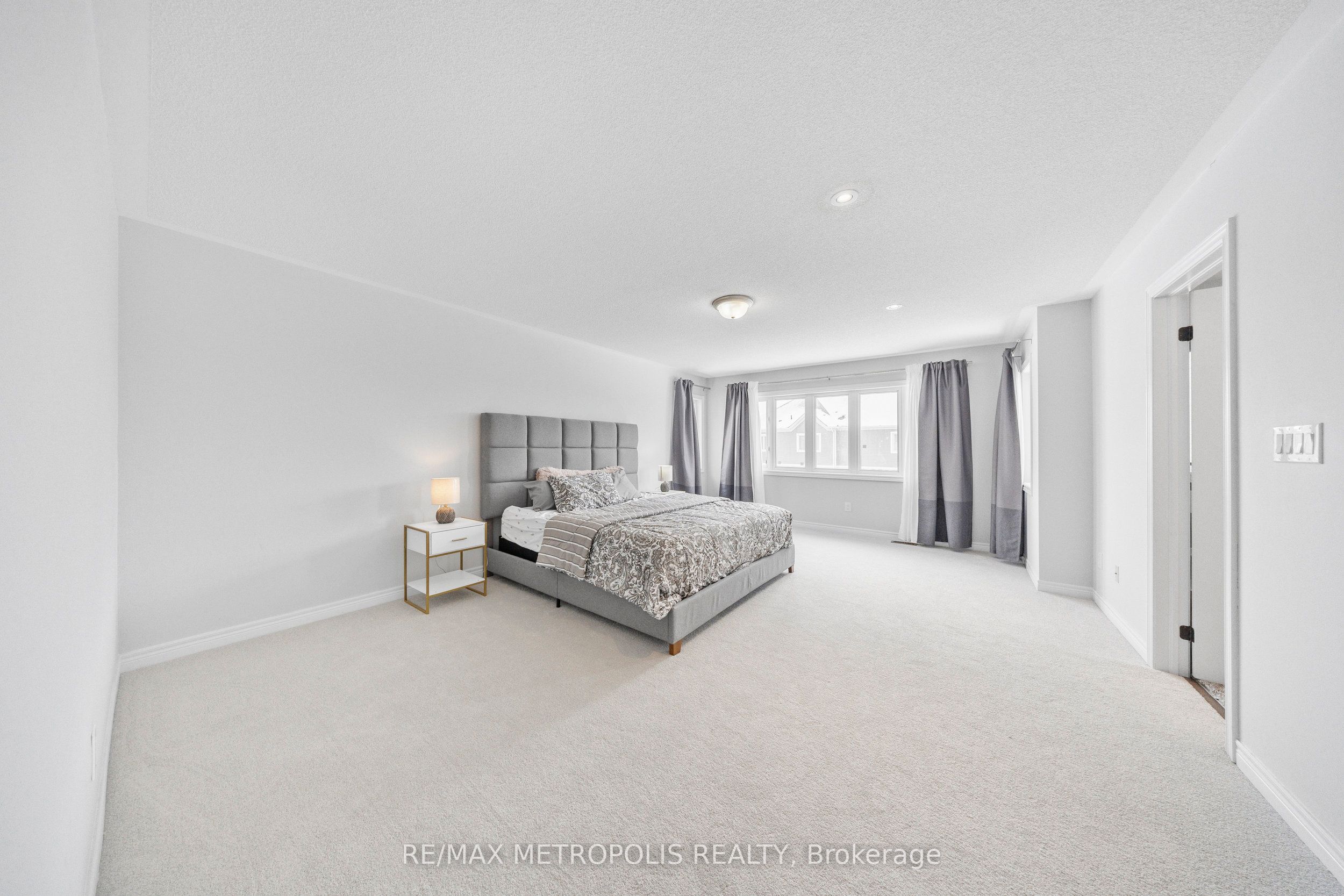 118 Lorne Thomas Place Property Photo 37
