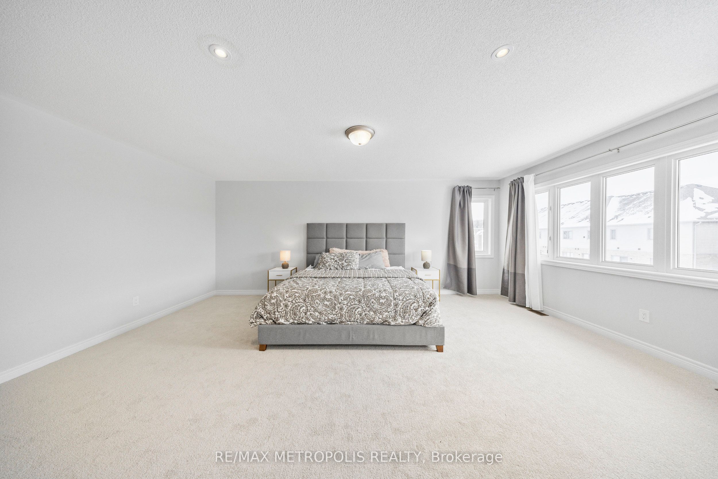 118 Lorne Thomas Place Property Photo 38
