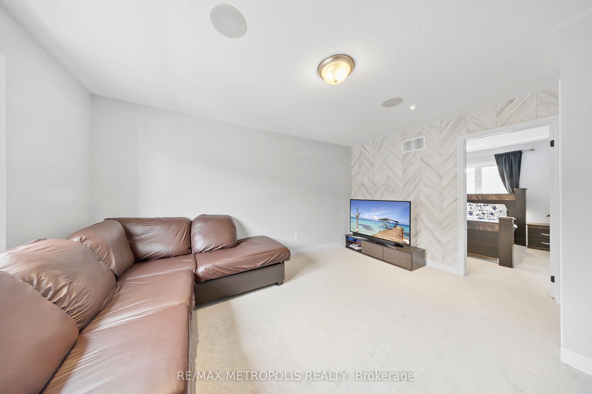 118 Lorne Thomas Place Property Photo 43