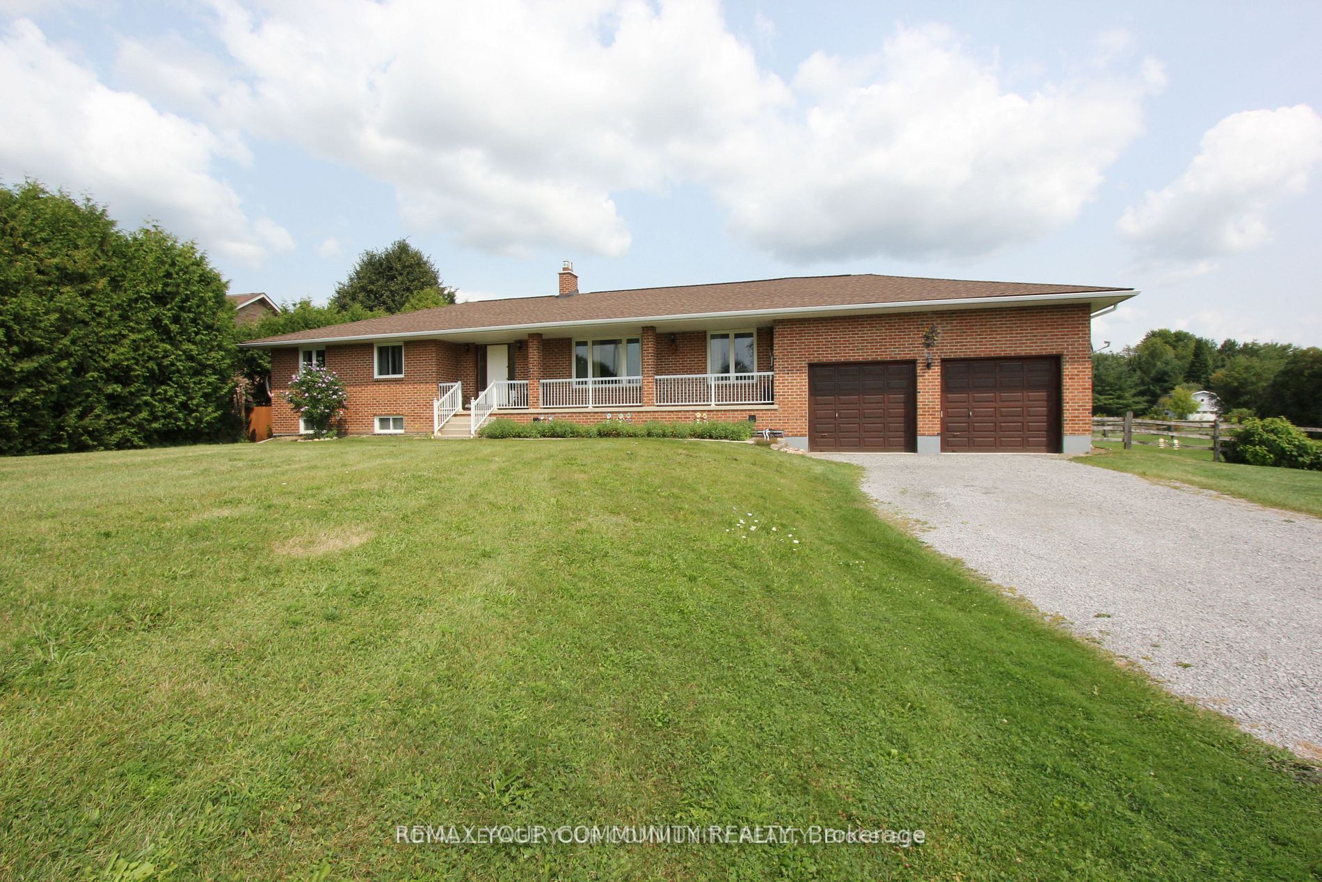 20161 Bathurst Street Property Photo 2