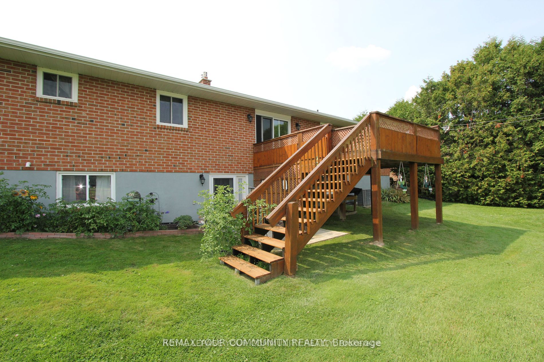 20161 Bathurst Street Property Photo 6