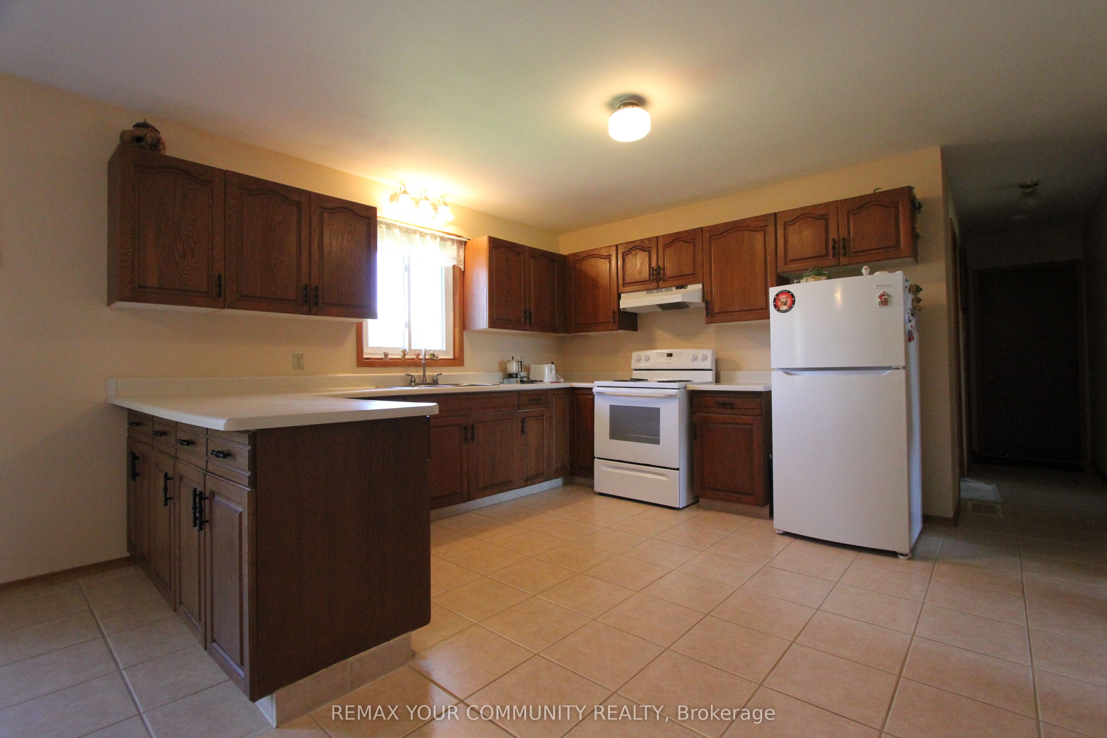 20161 Bathurst Street Property Photo 16