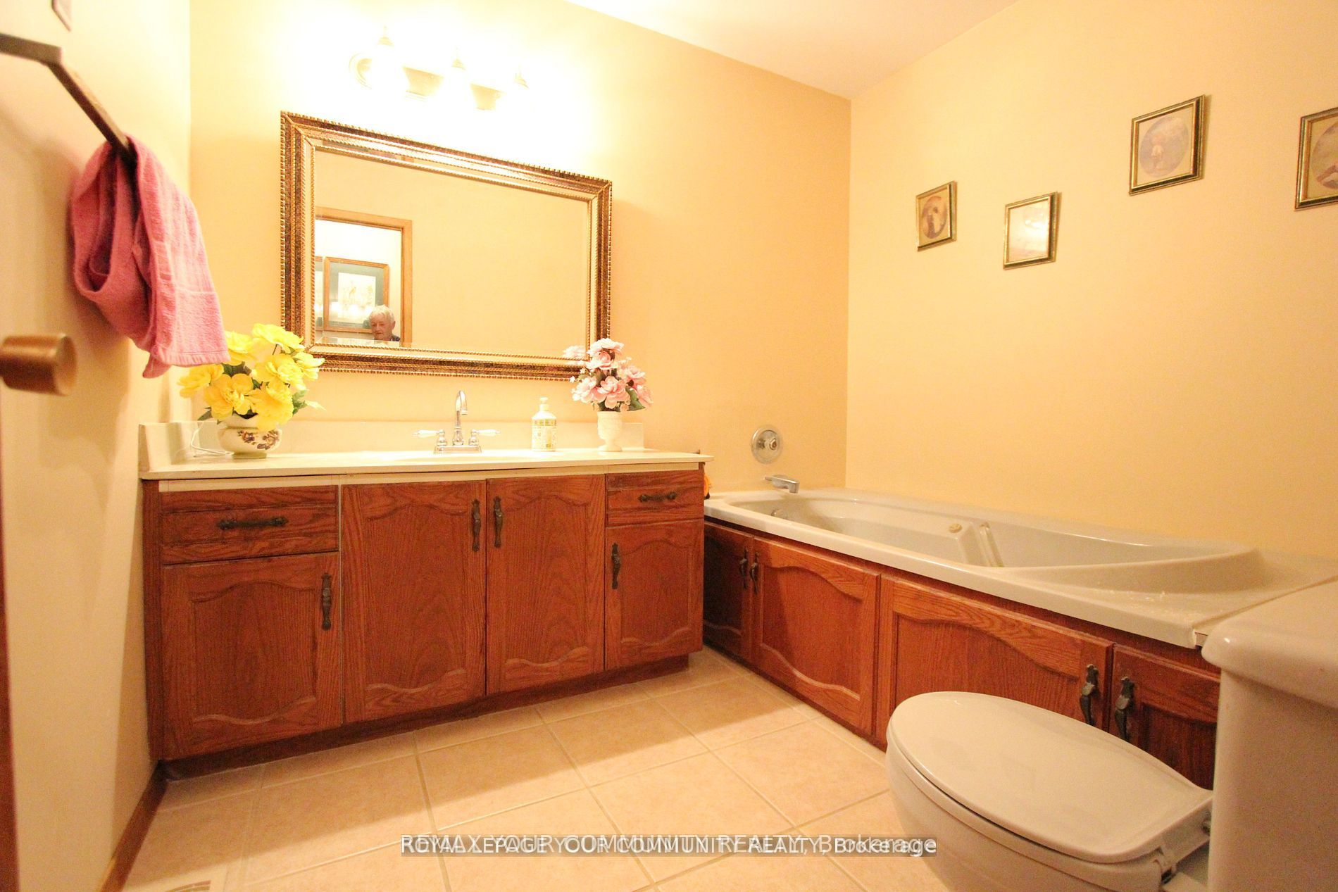 20161 Bathurst Street Property Photo 20